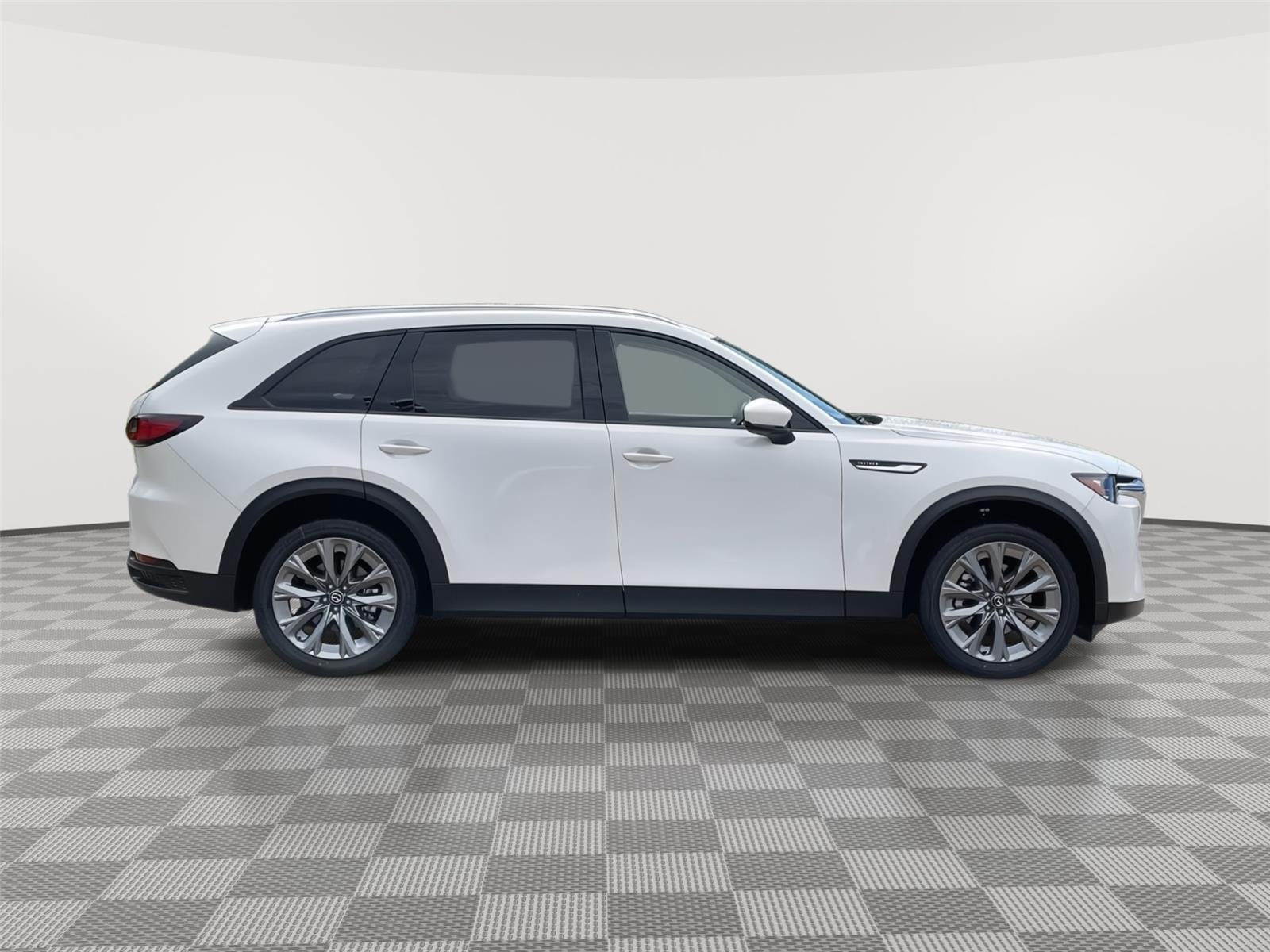 Vehicle photo 6