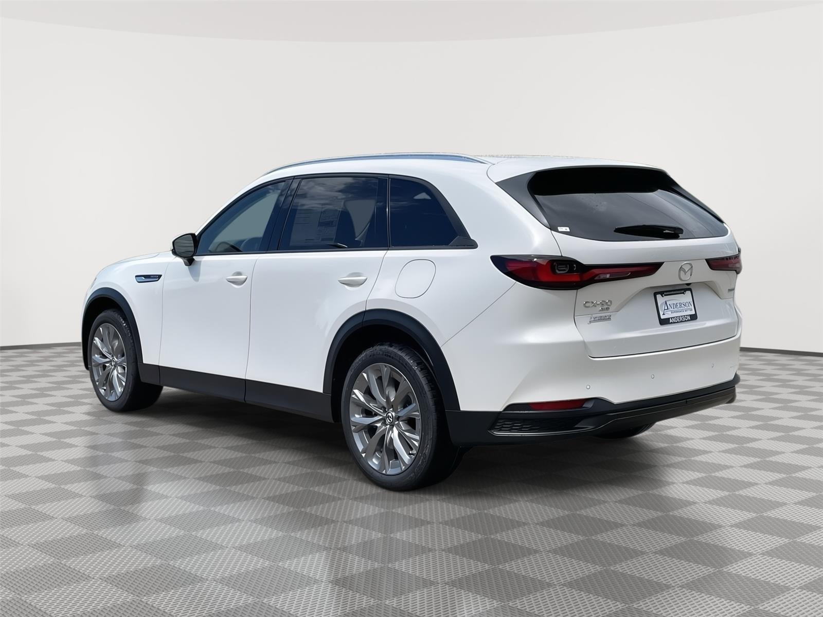Vehicle photo 9