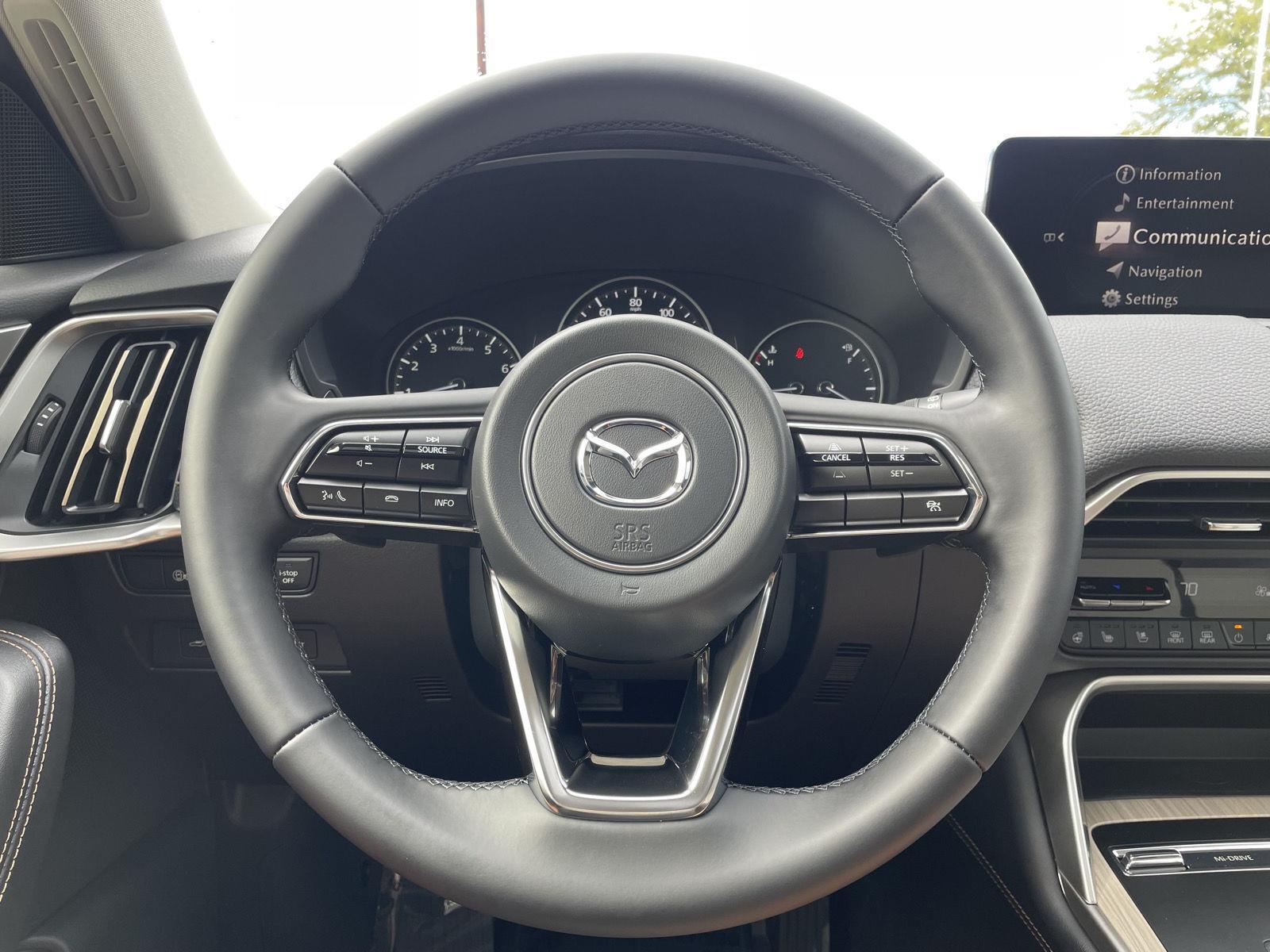 Vehicle photo 11