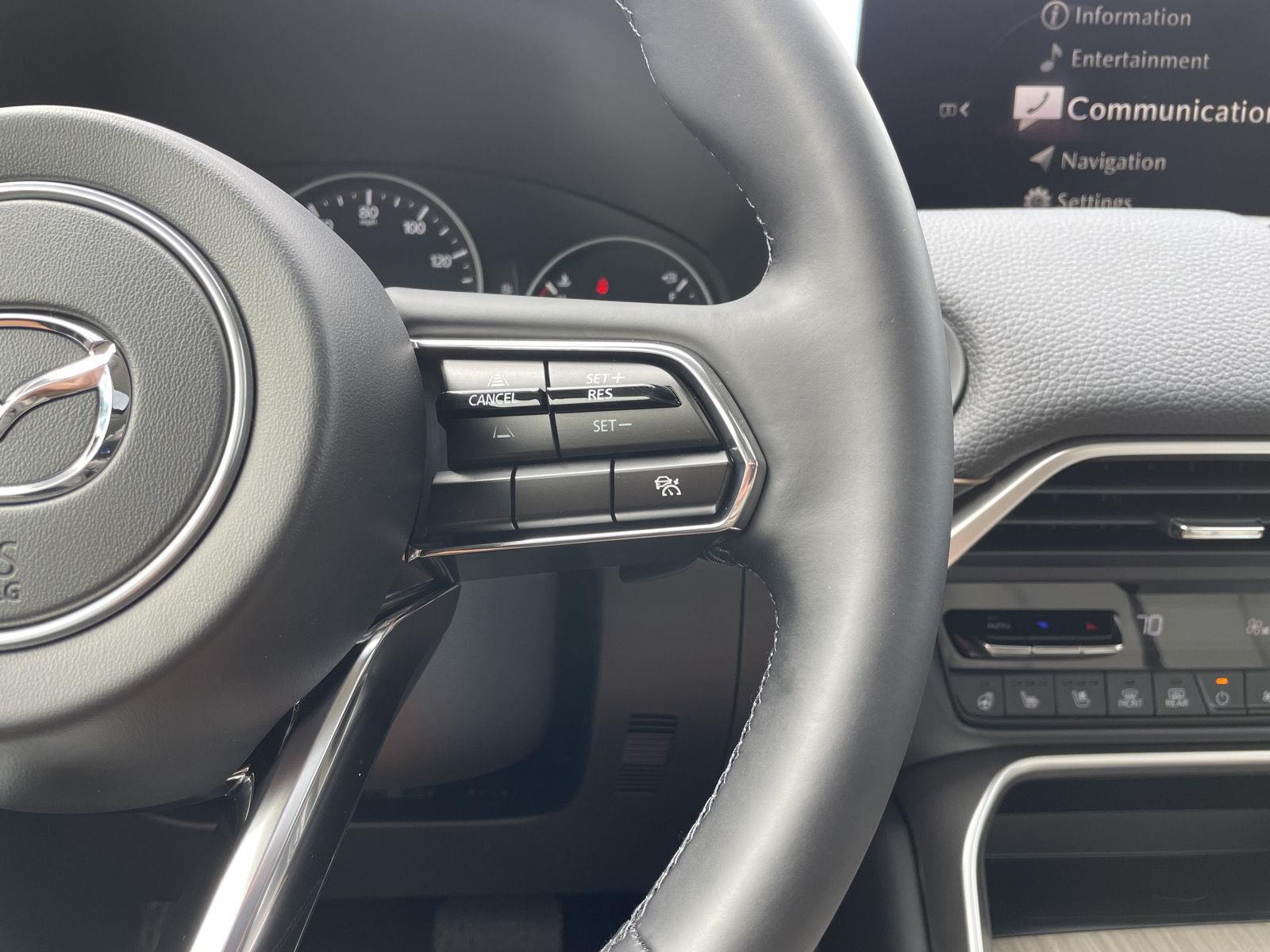 Vehicle photo 13