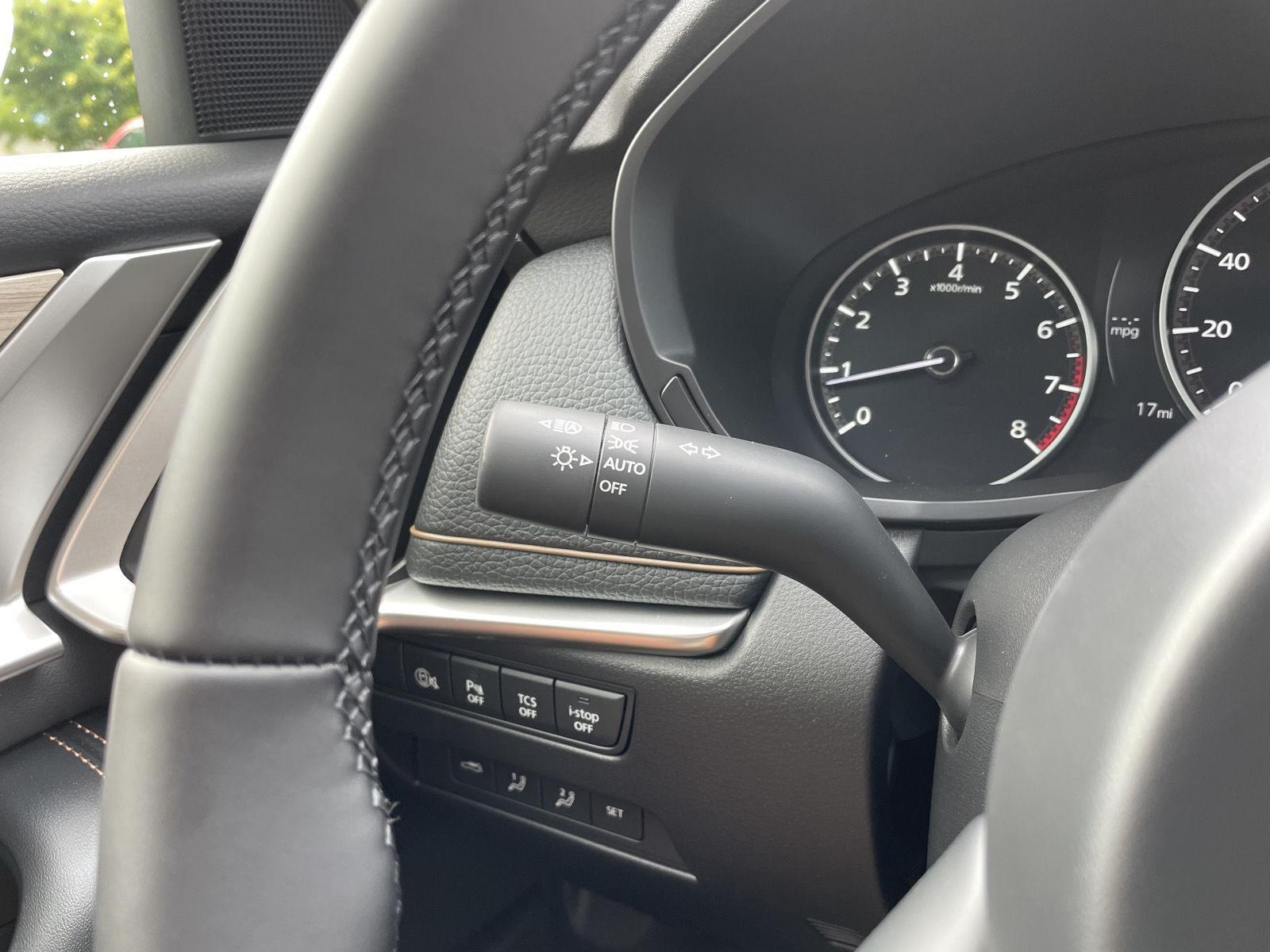 Vehicle photo 15