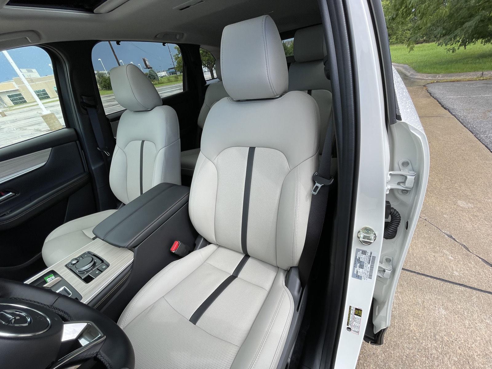 Vehicle photo 17