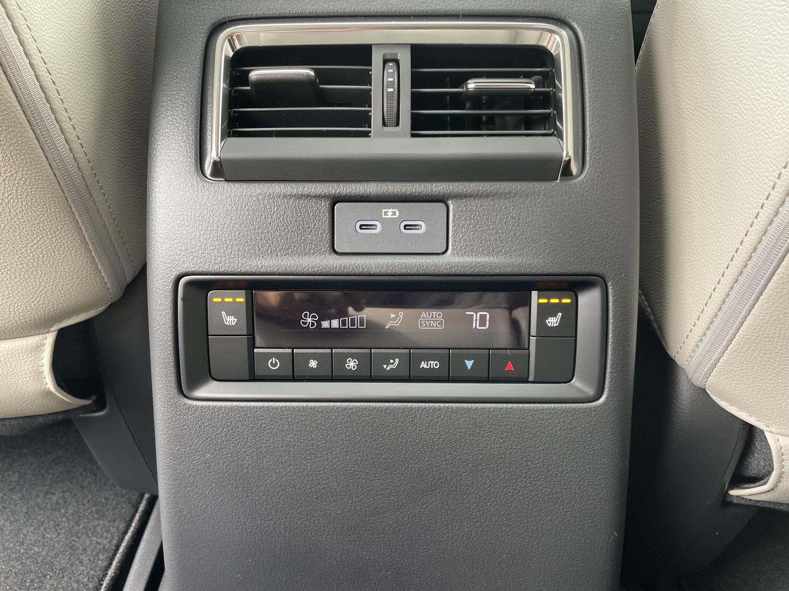Vehicle photo 20