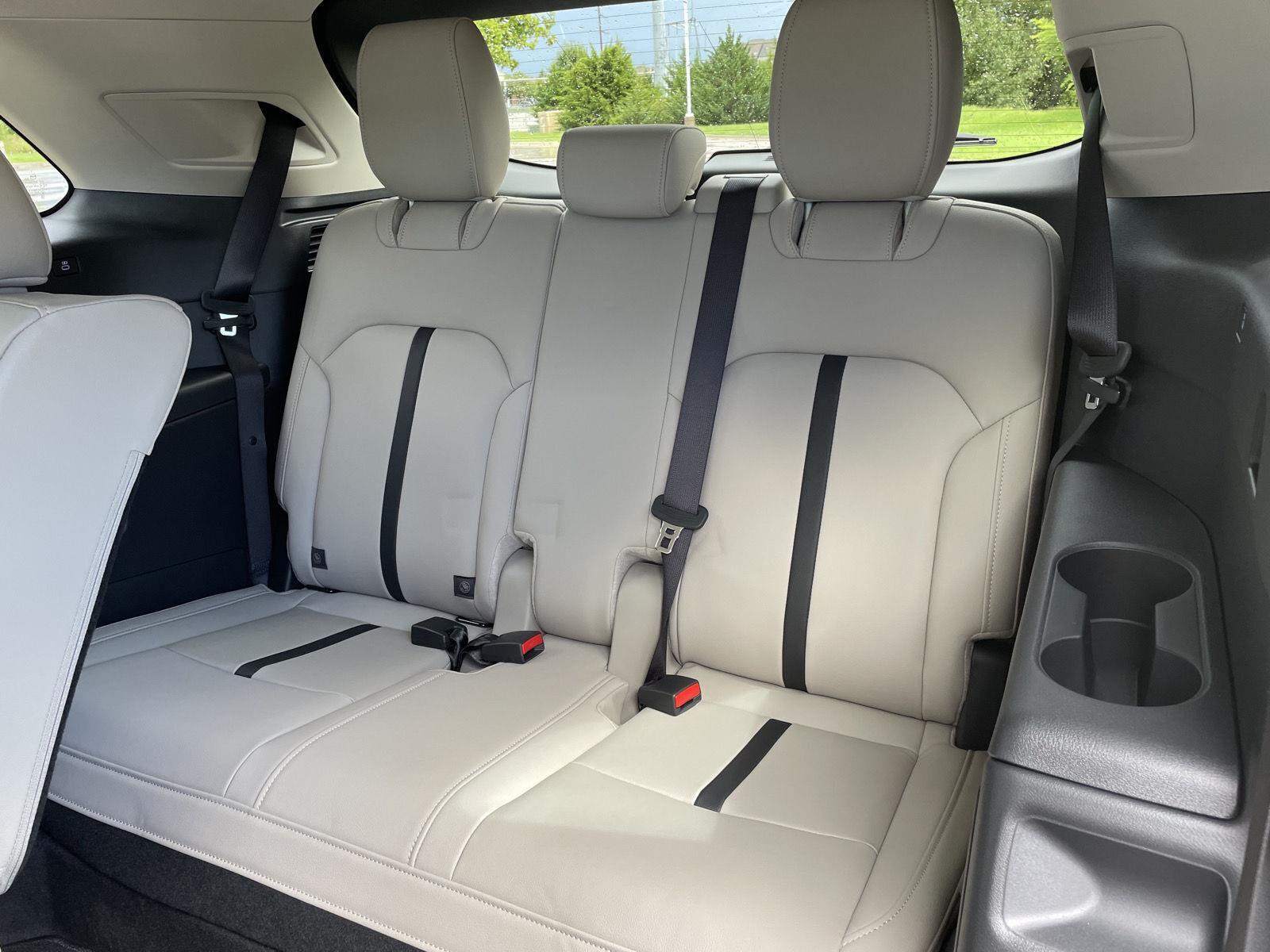 Vehicle photo 21