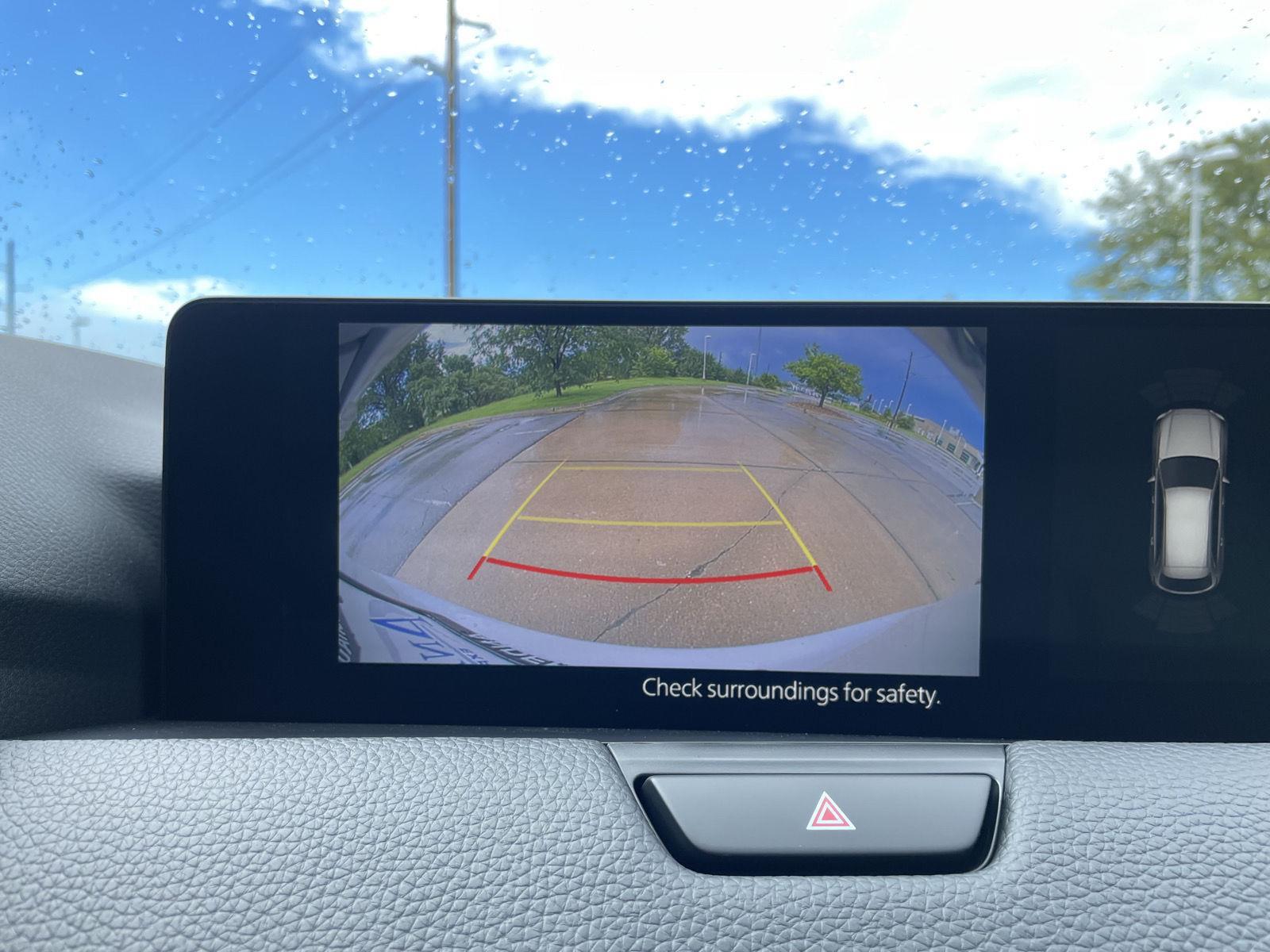 Vehicle photo 24