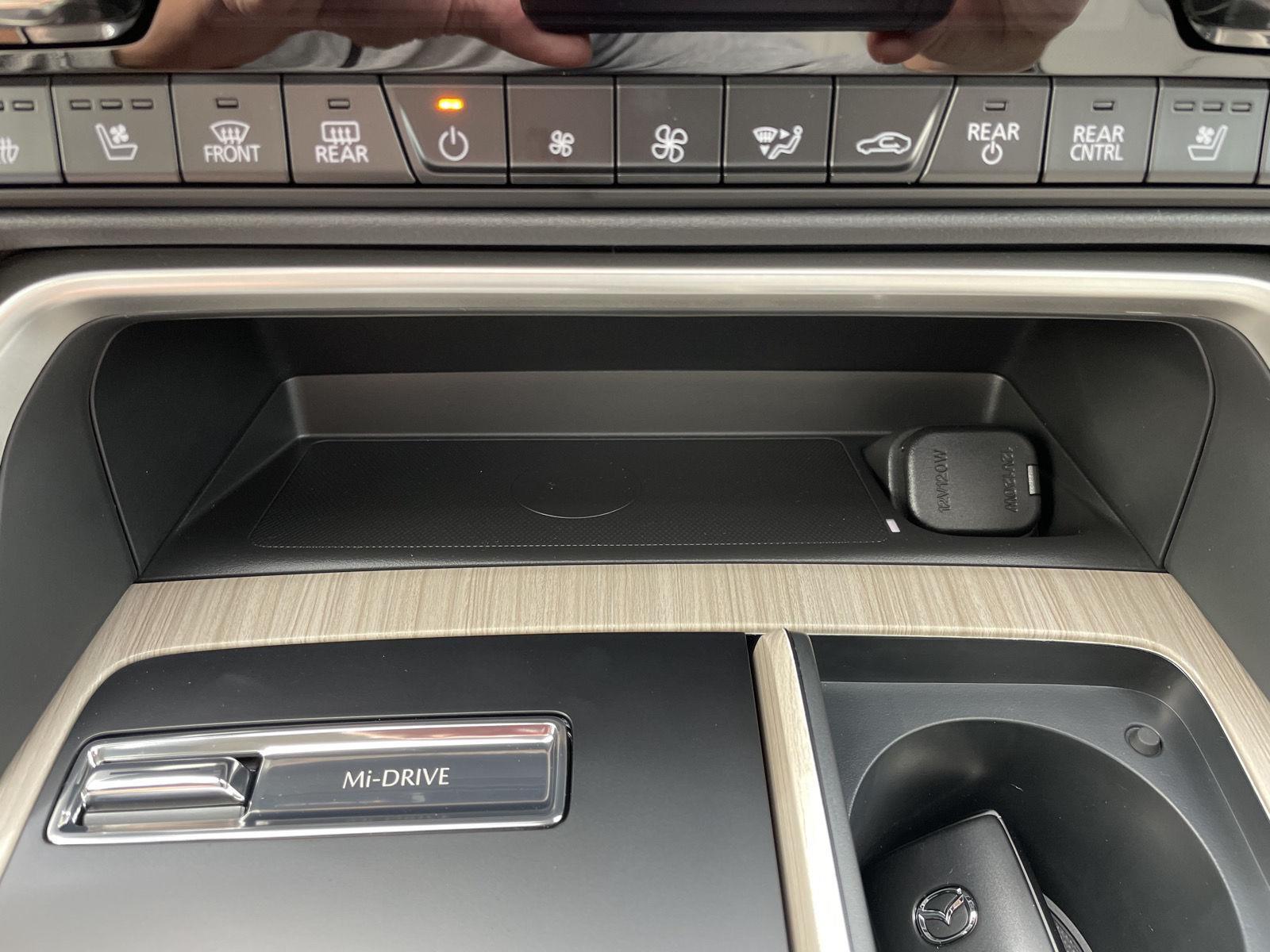 Vehicle photo 29