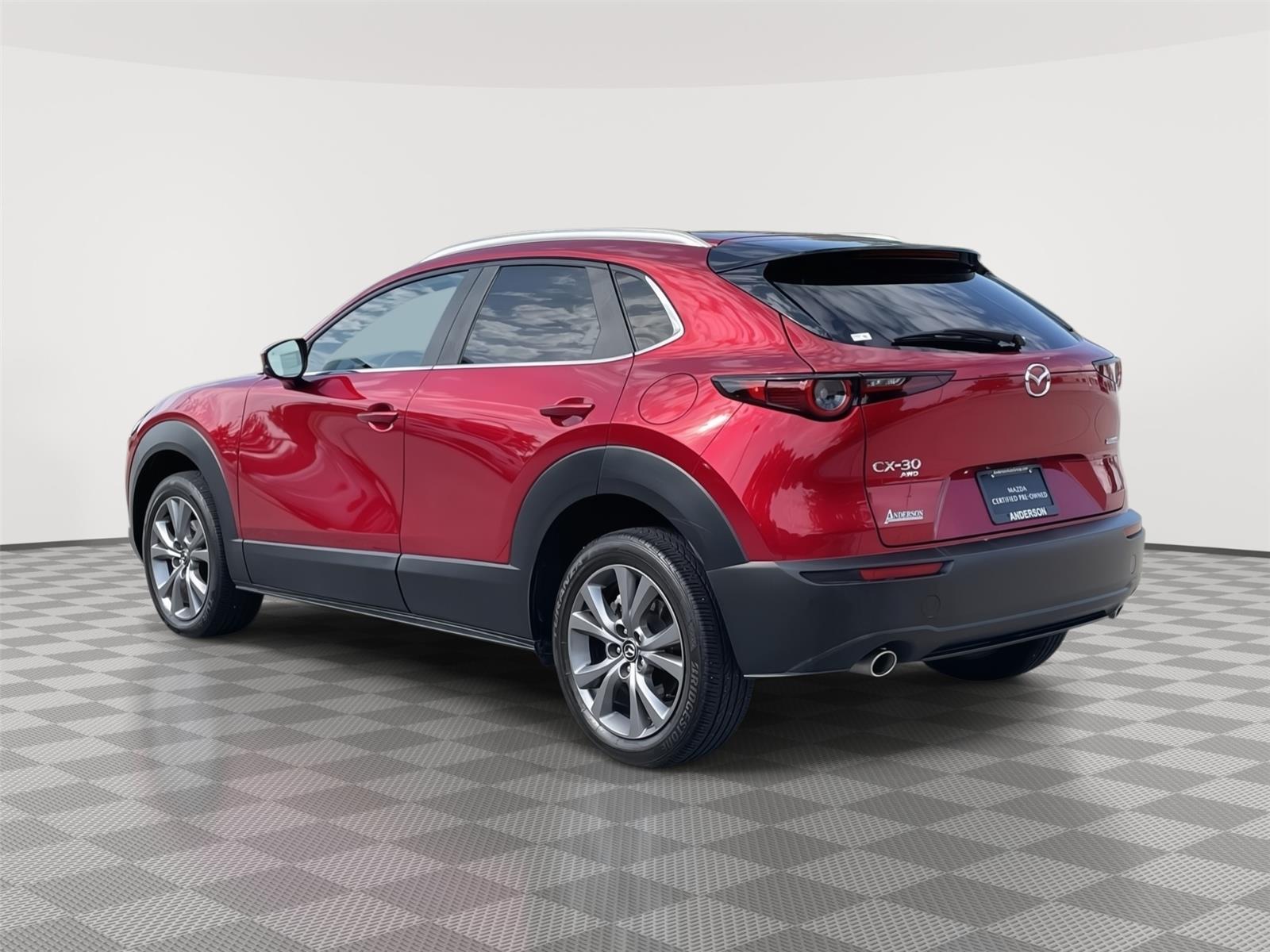Vehicle photo 9