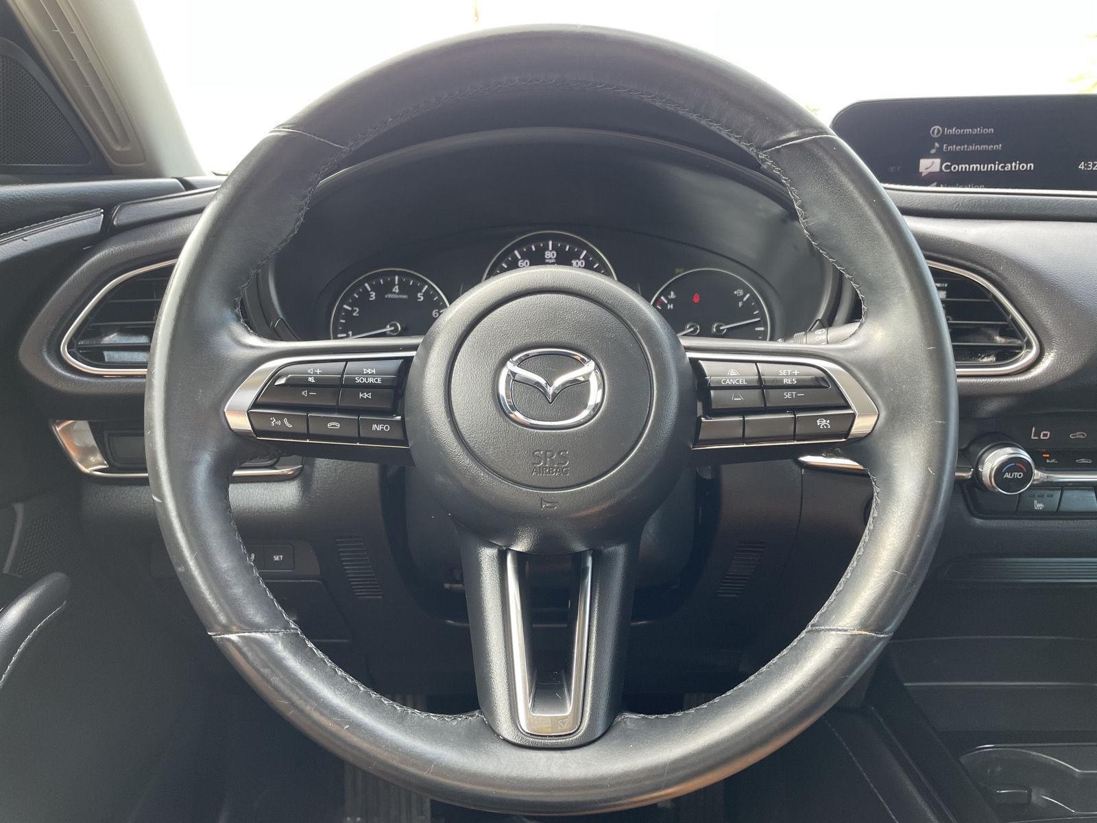 Vehicle photo 12