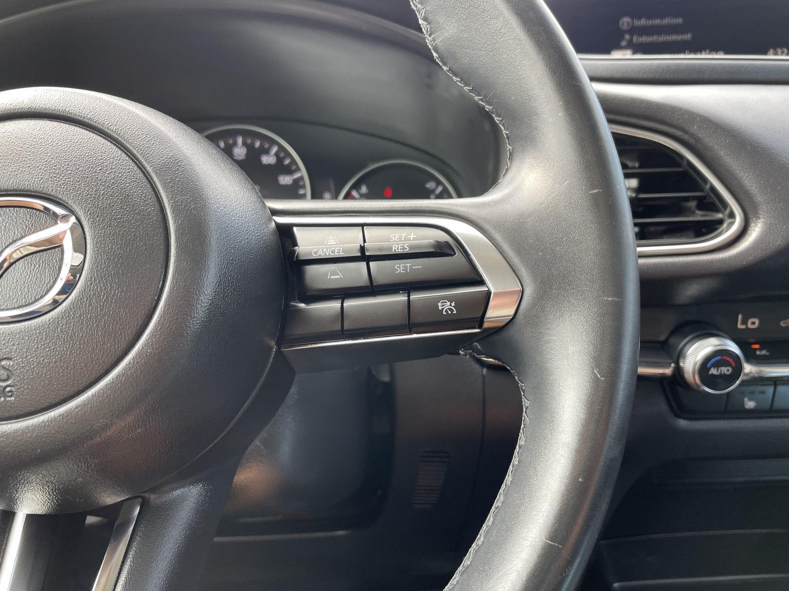 Vehicle photo 14