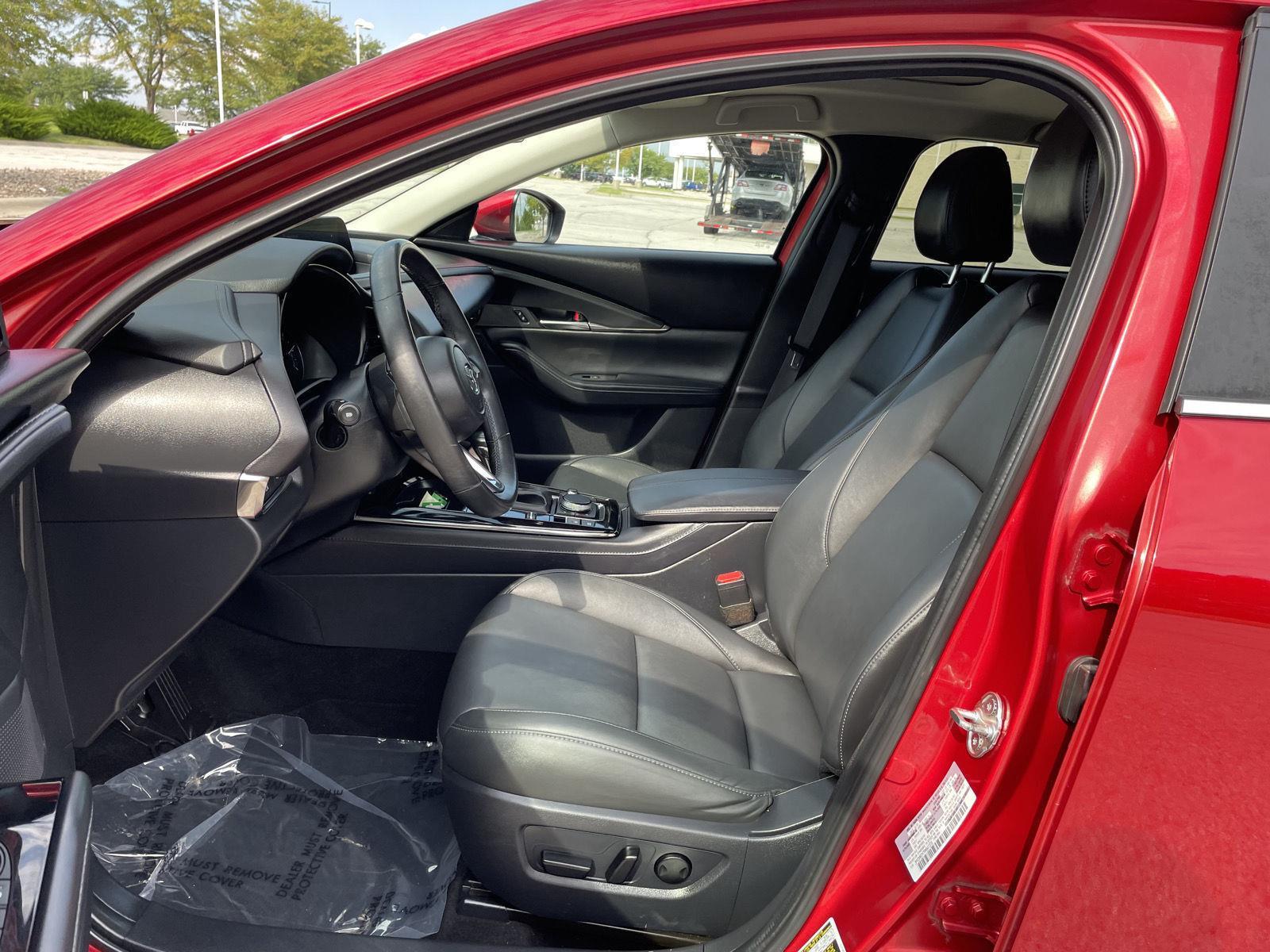 Vehicle photo 17