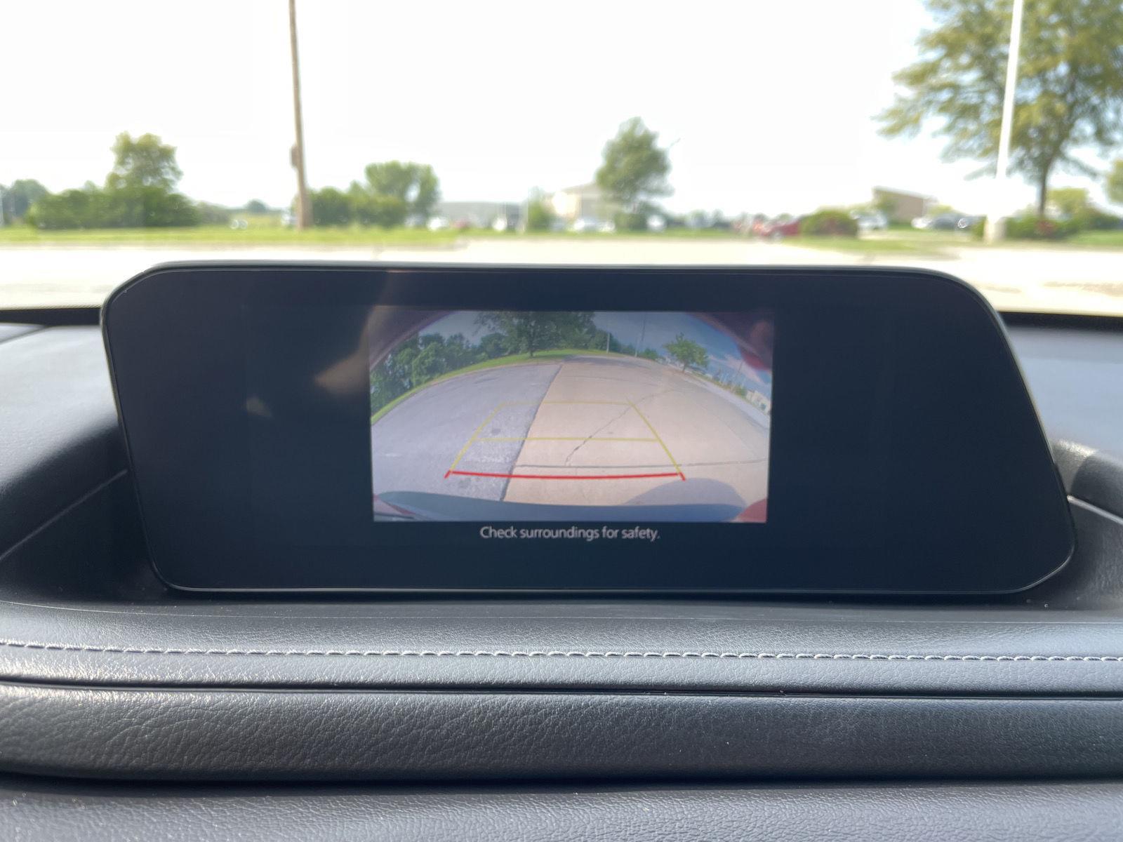 Vehicle photo 23
