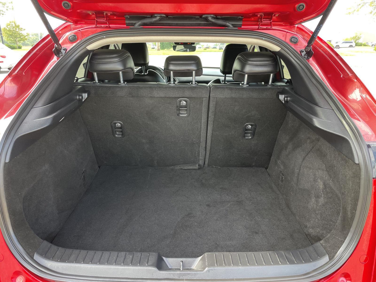 Vehicle photo 33