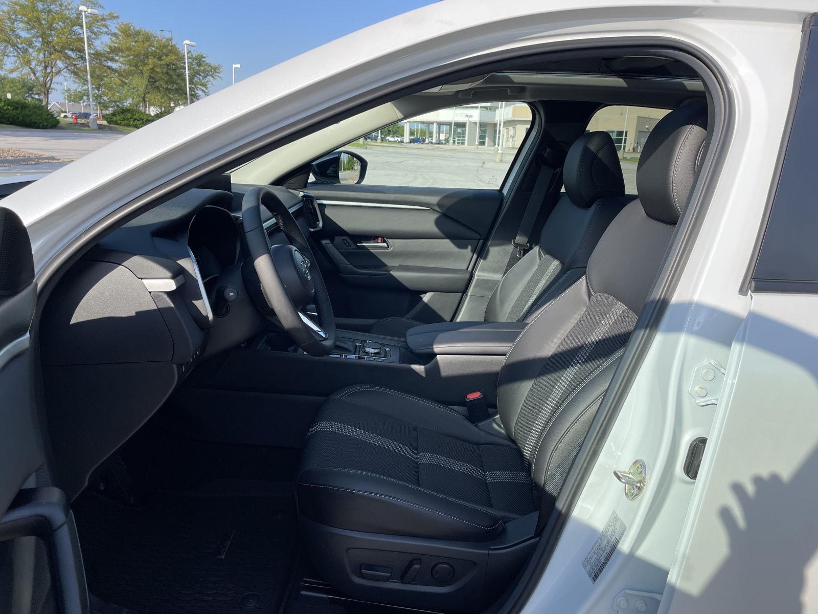 Vehicle photo 16