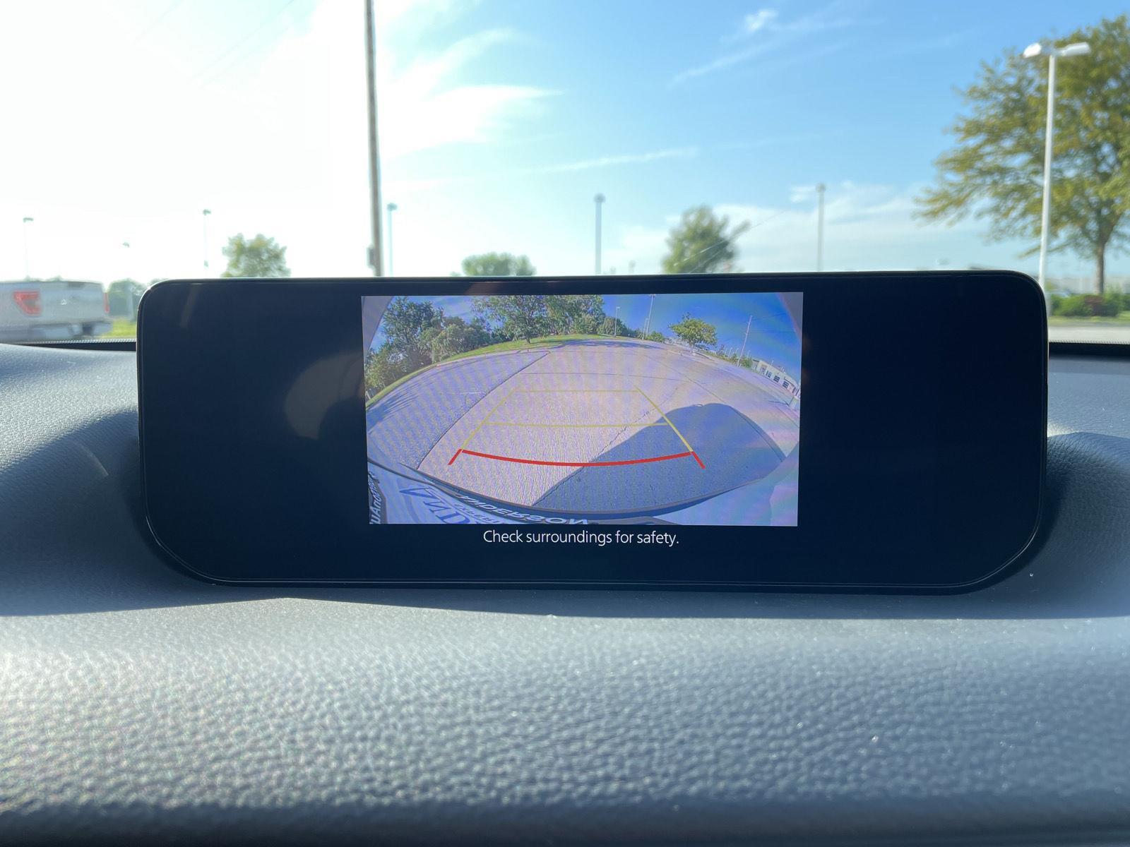 Vehicle photo 23
