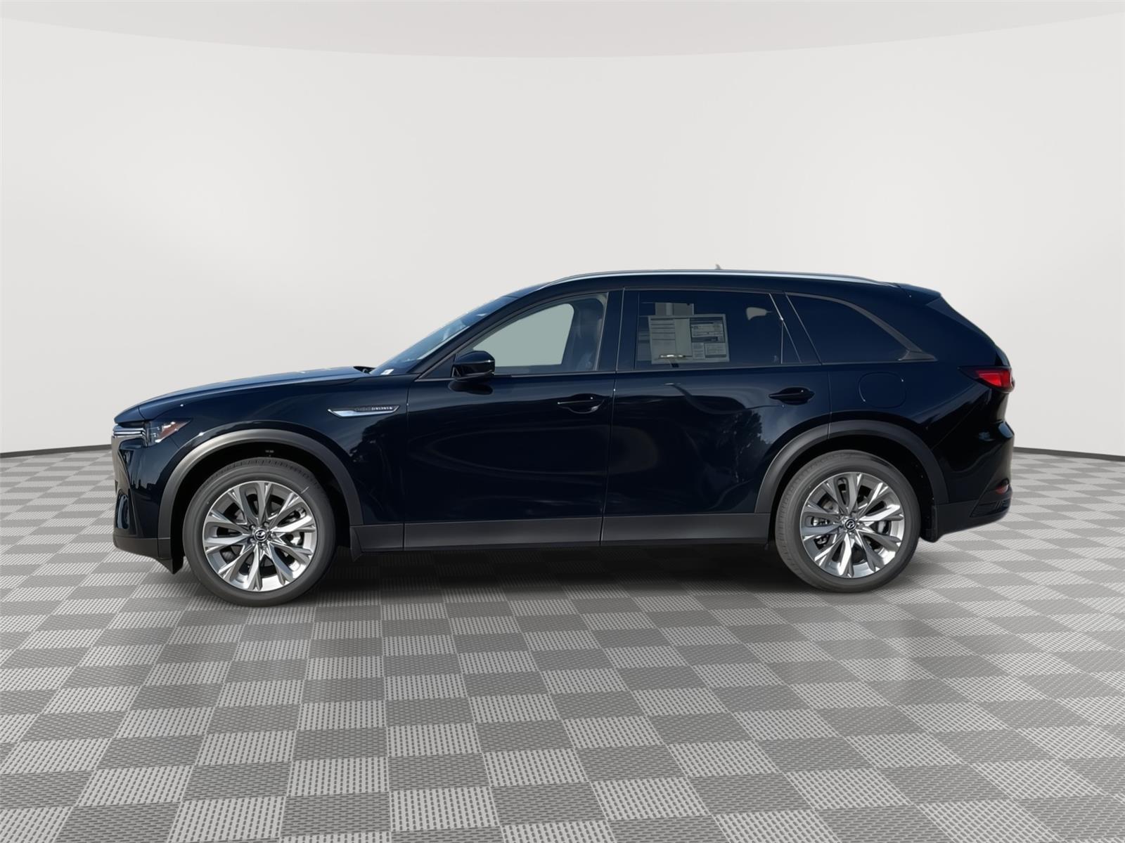 Vehicle photo 2