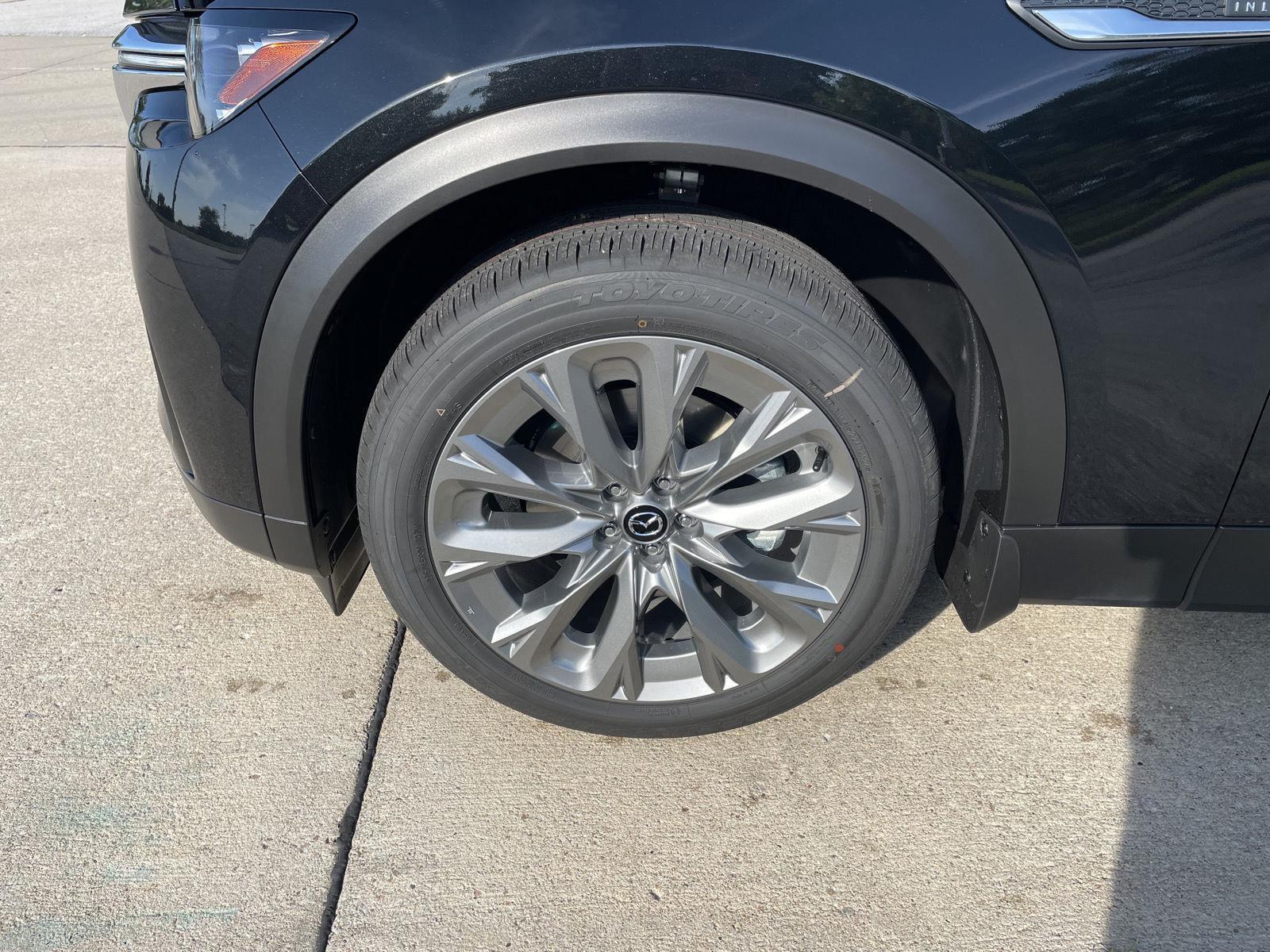 Vehicle photo 10