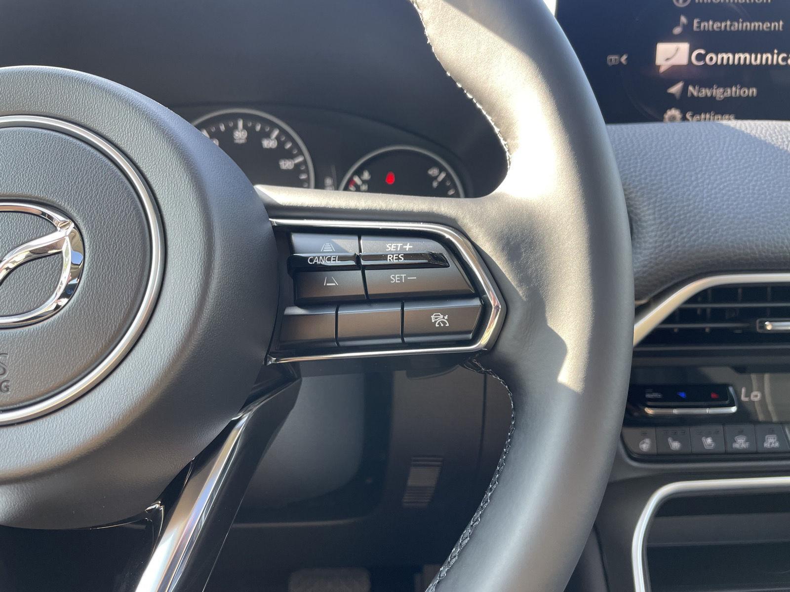 Vehicle photo 13