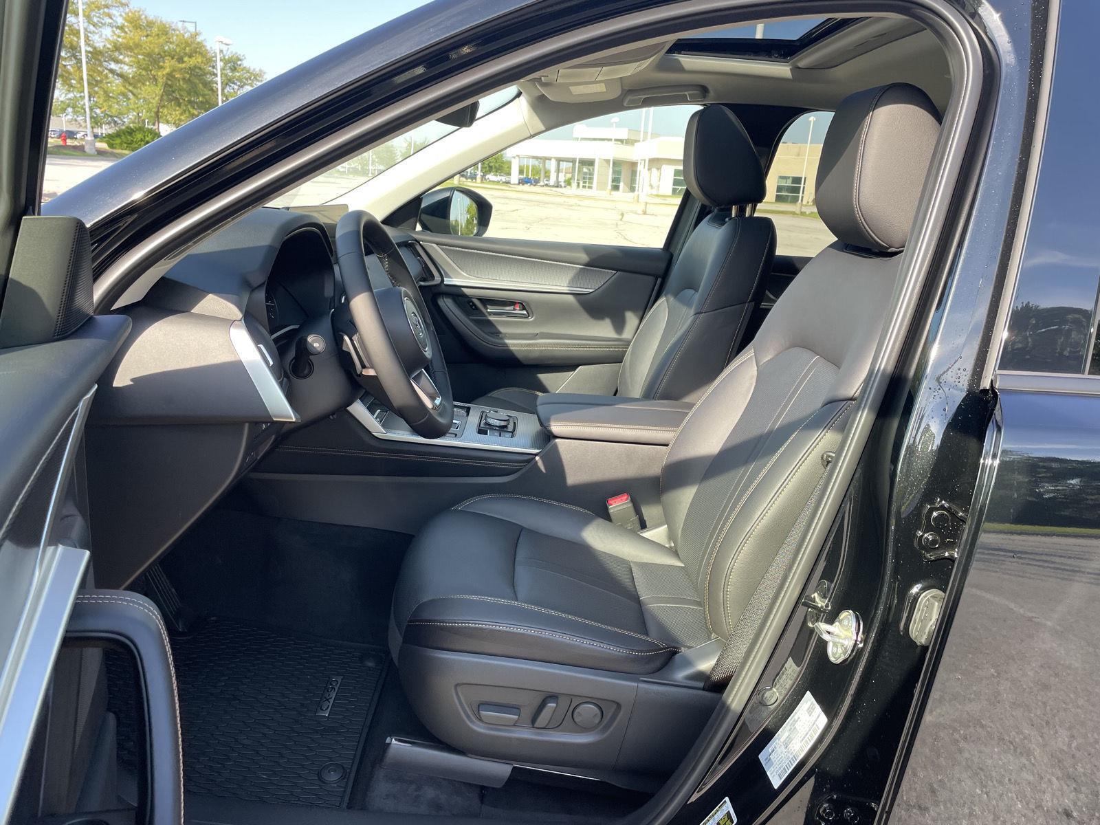 Vehicle photo 16
