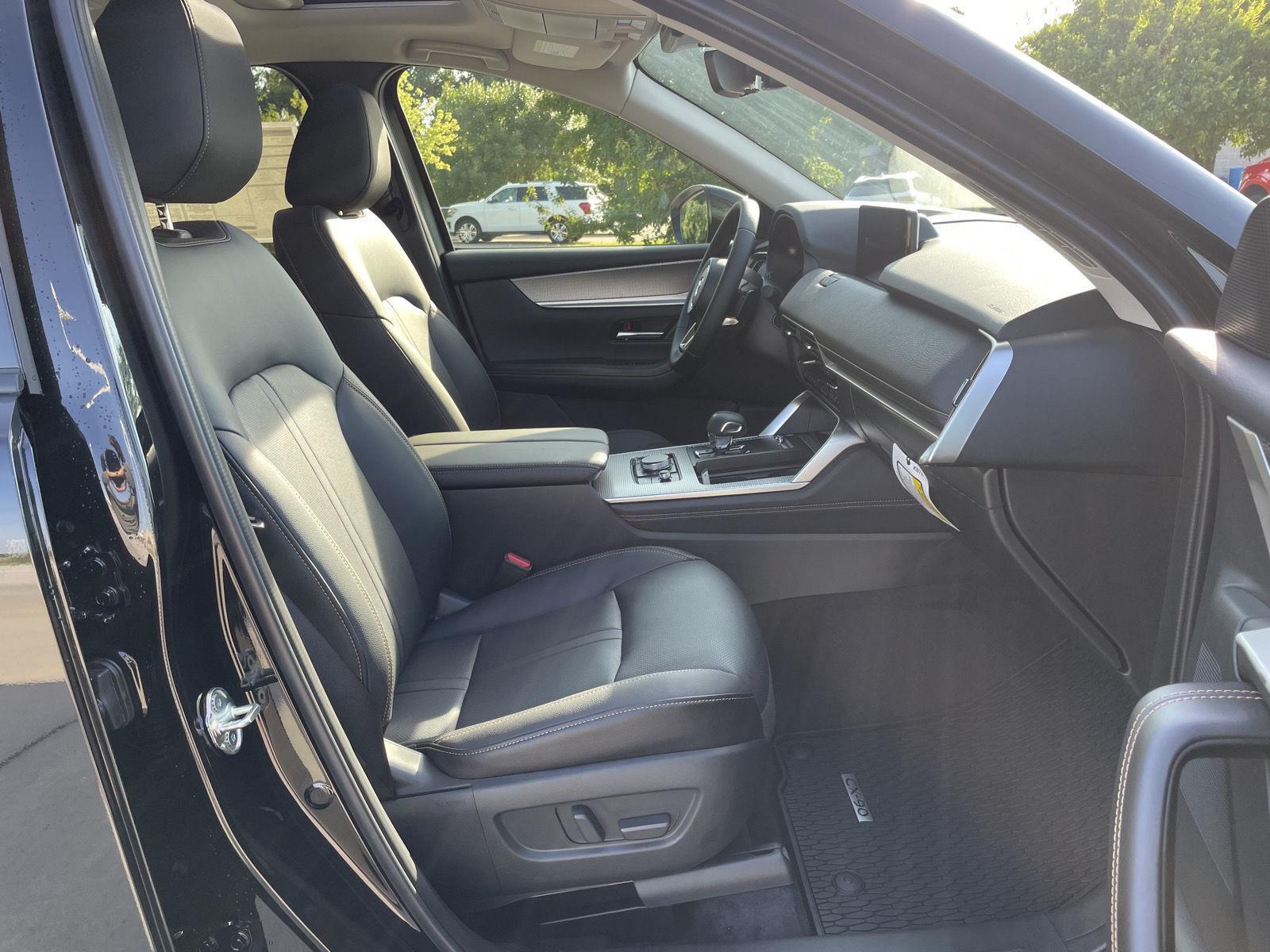 Vehicle photo 18