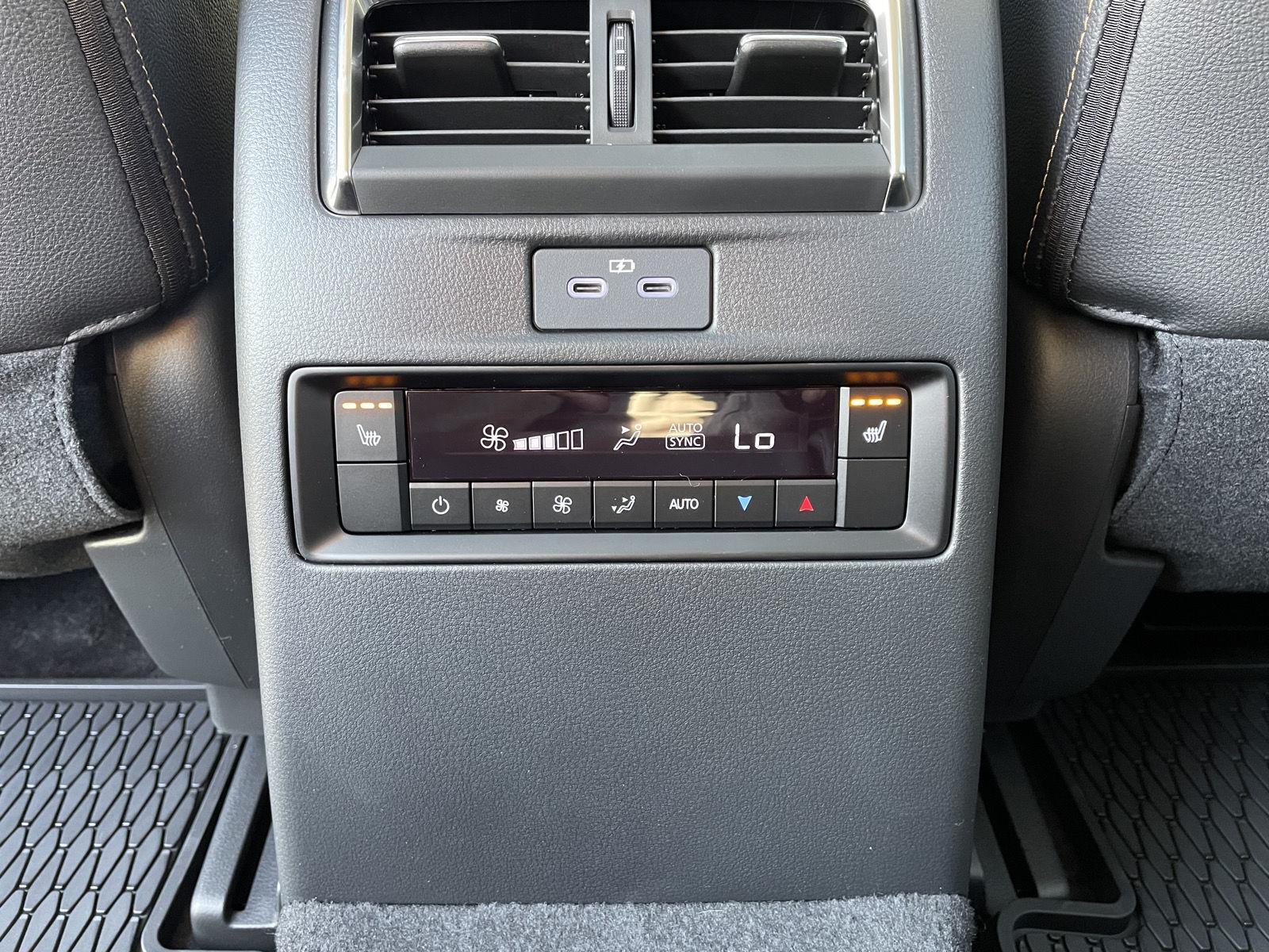 Vehicle photo 20