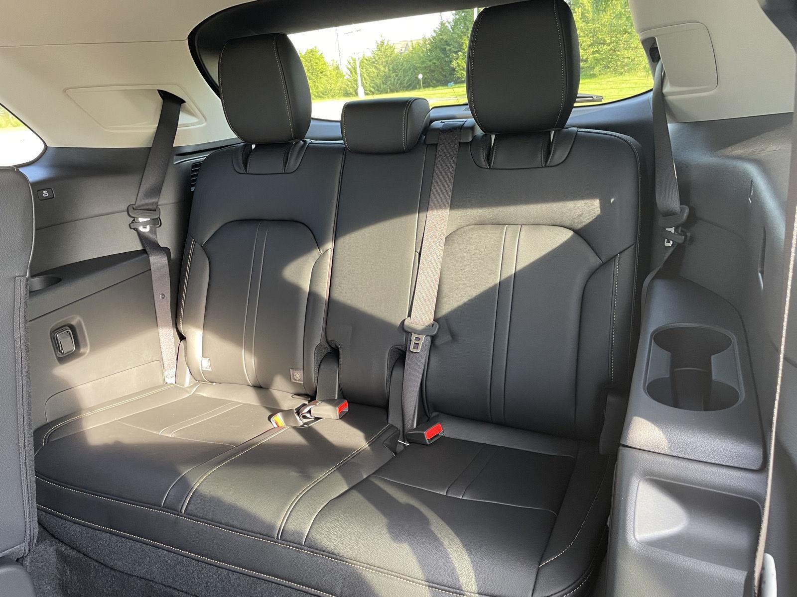Vehicle photo 21