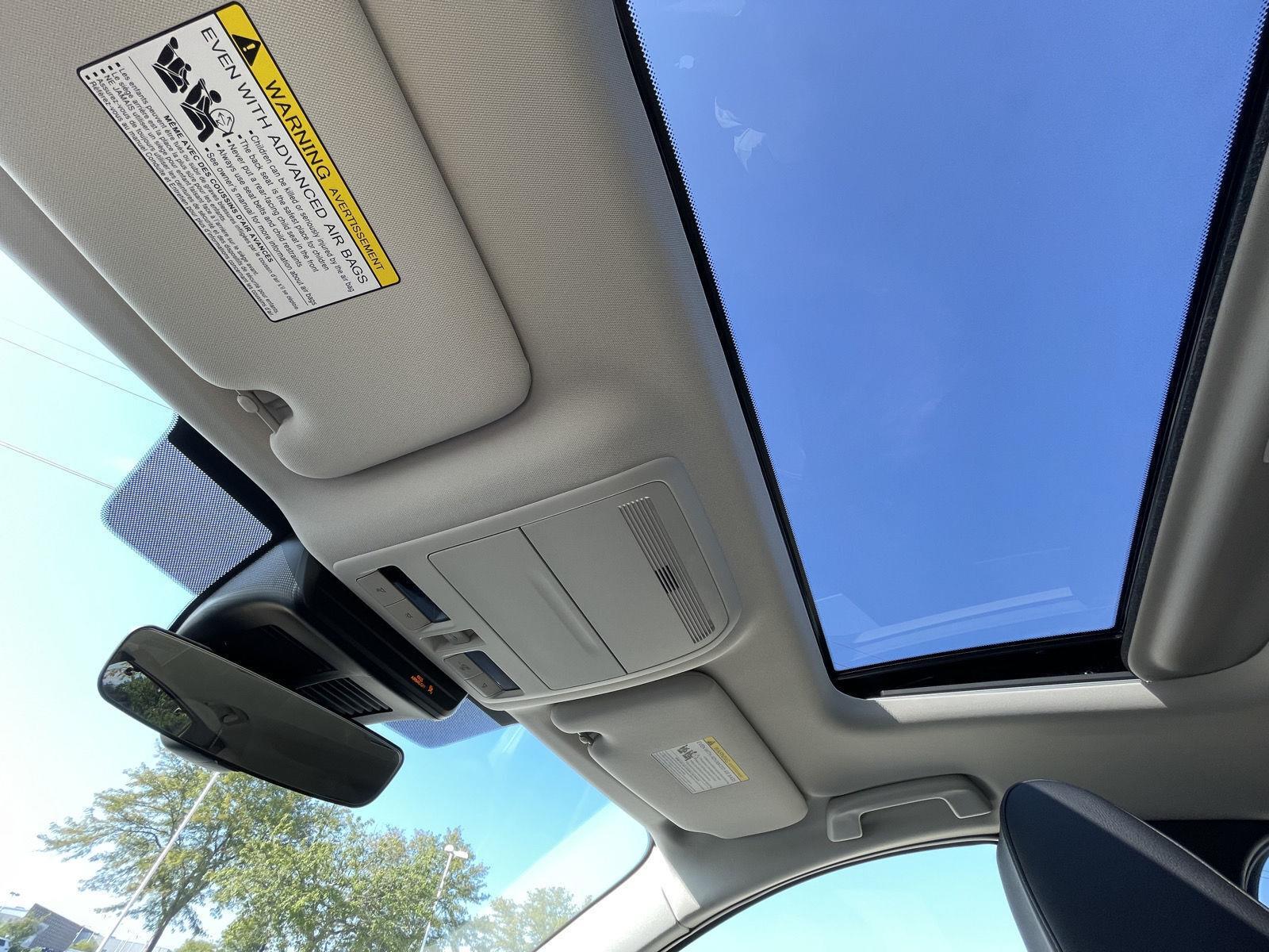Vehicle photo 22