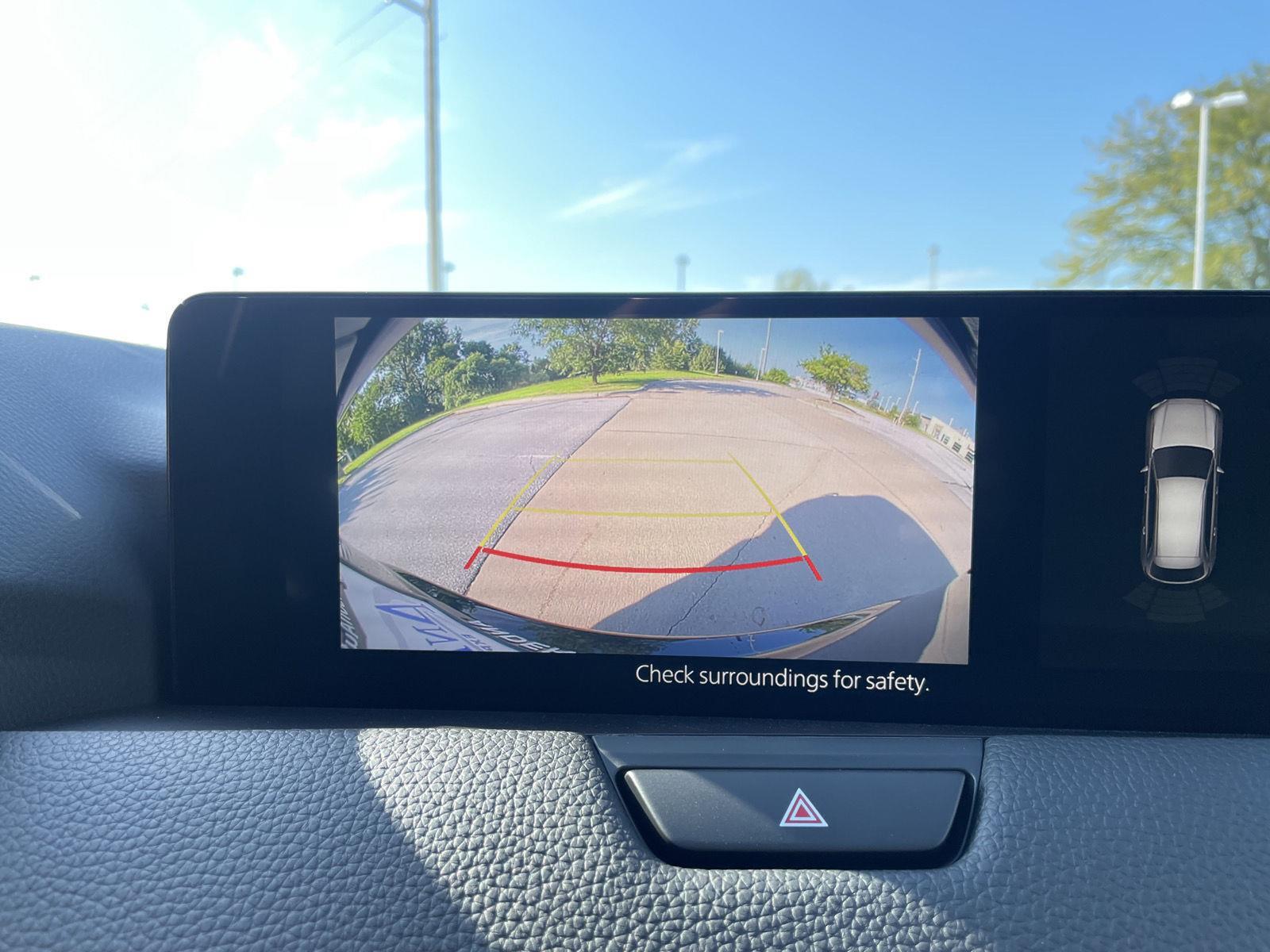 Vehicle photo 24