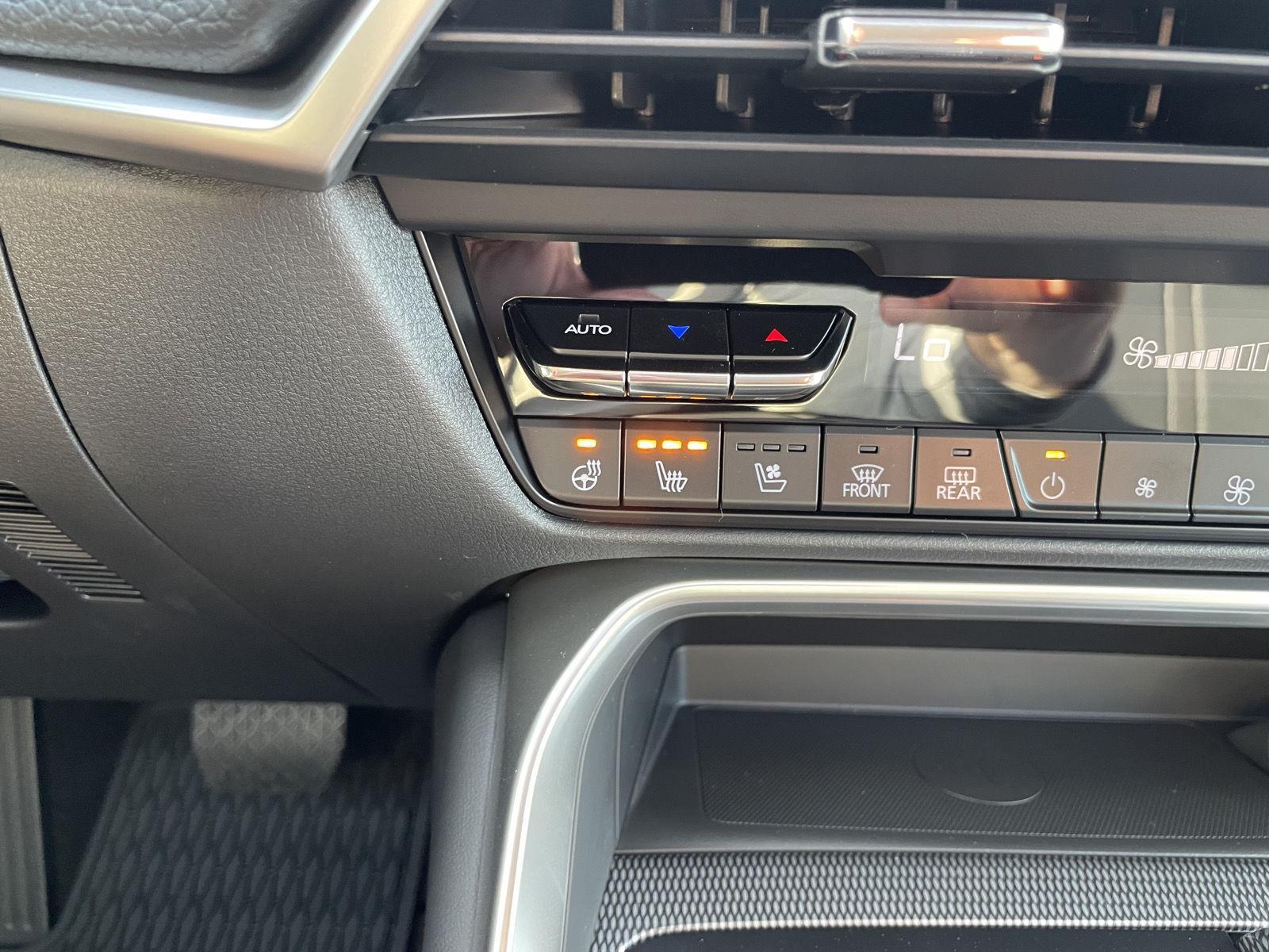 Vehicle photo 27