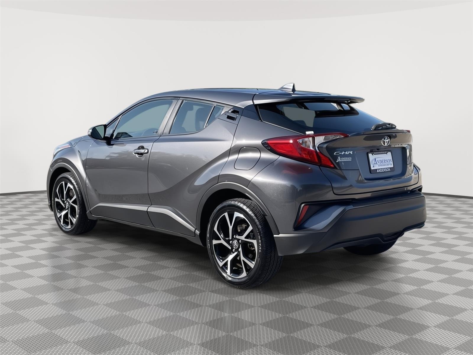 Vehicle photo 9