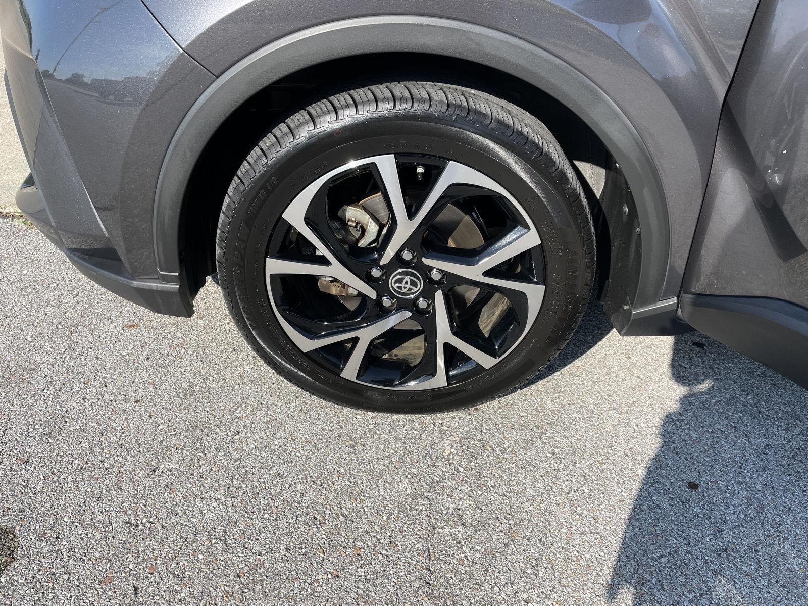 Vehicle photo 10