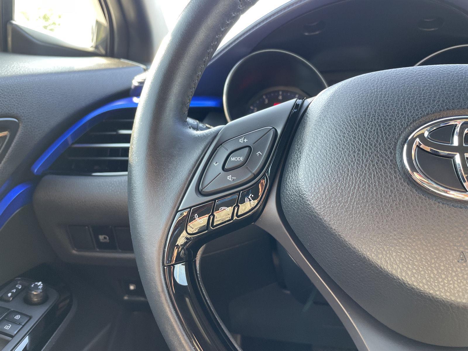 Vehicle photo 13