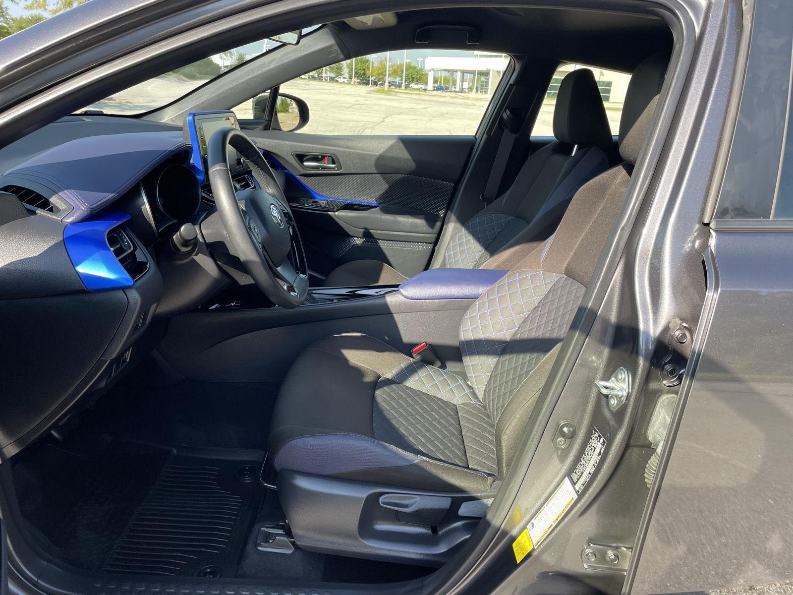 Vehicle photo 17