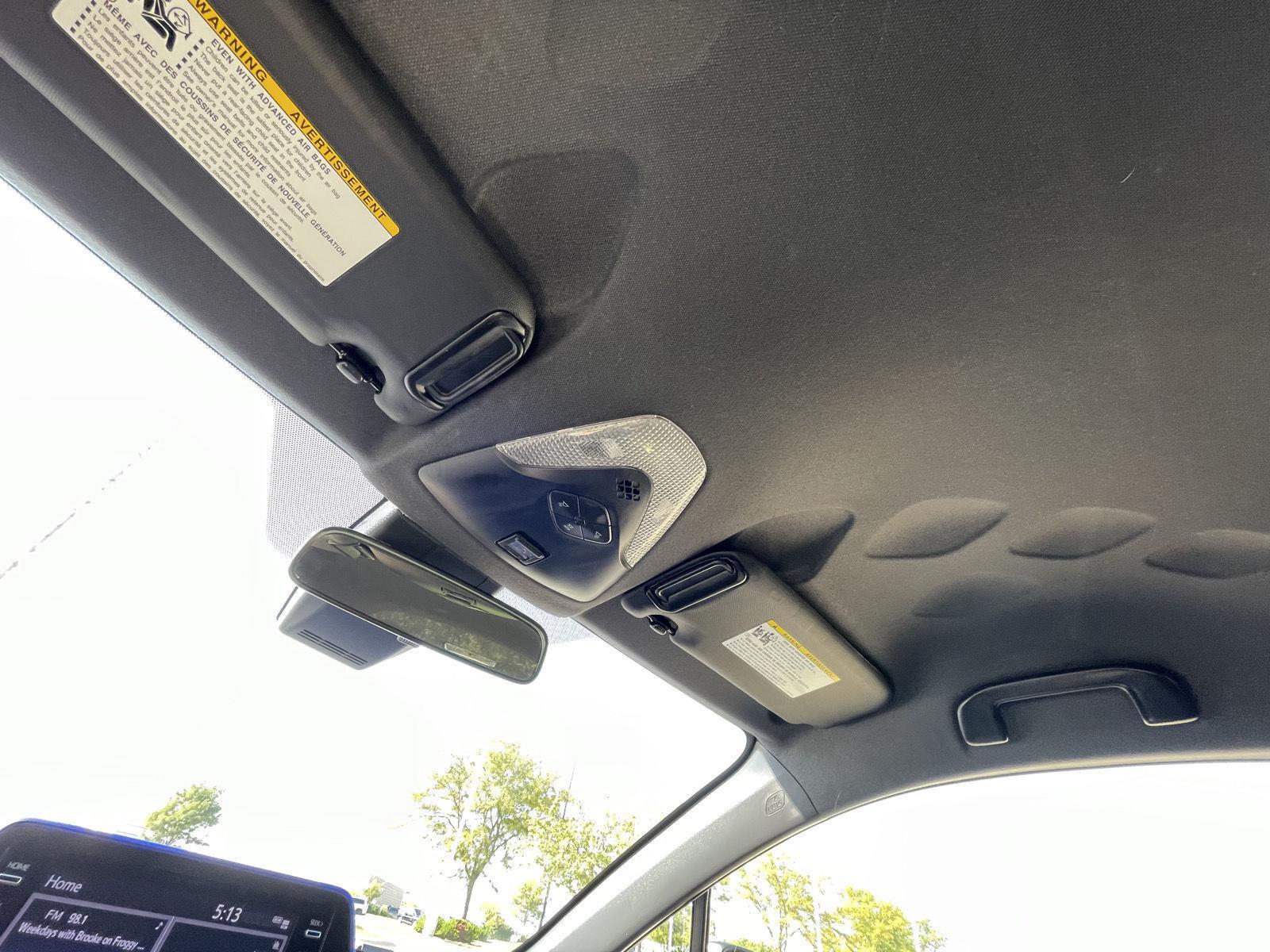Vehicle photo 21