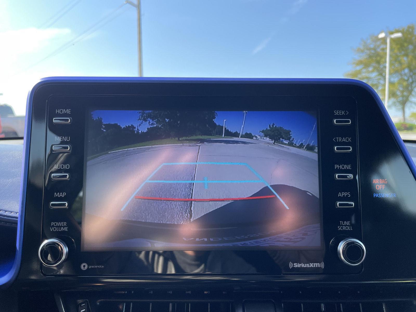 Vehicle photo 23