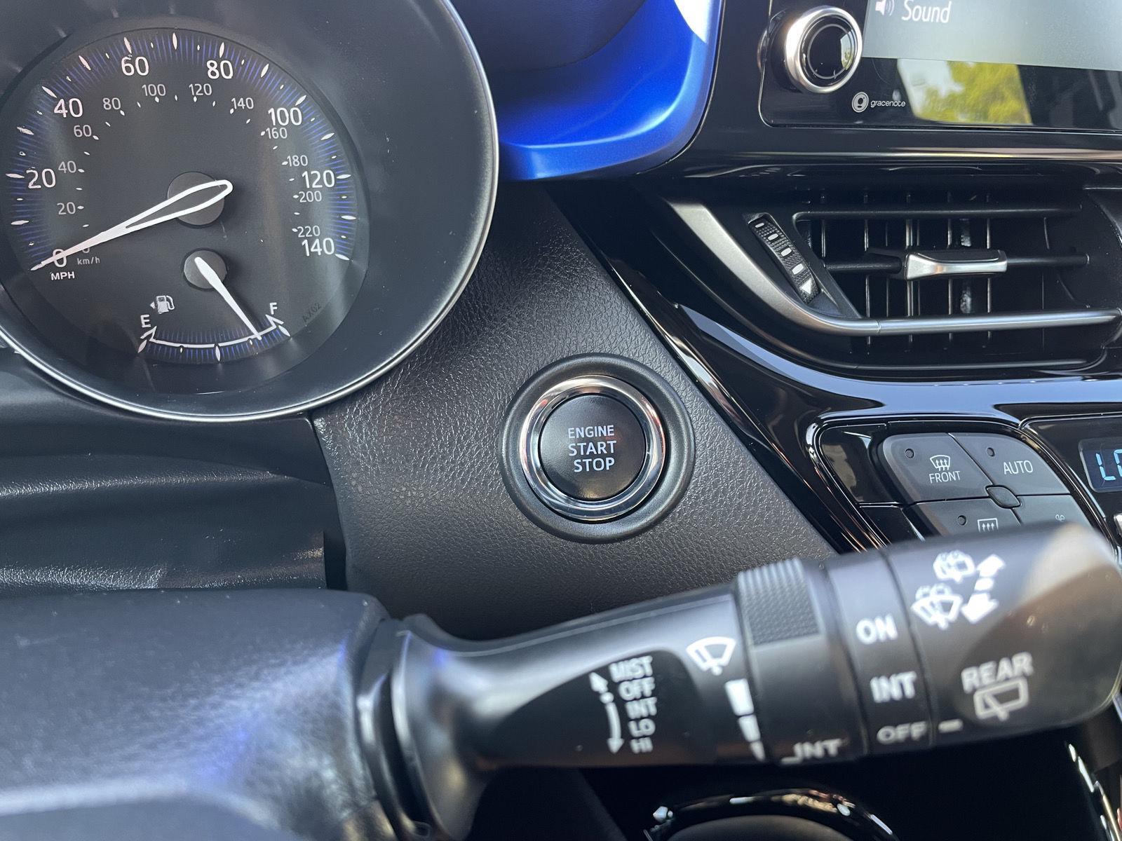 Vehicle photo 24