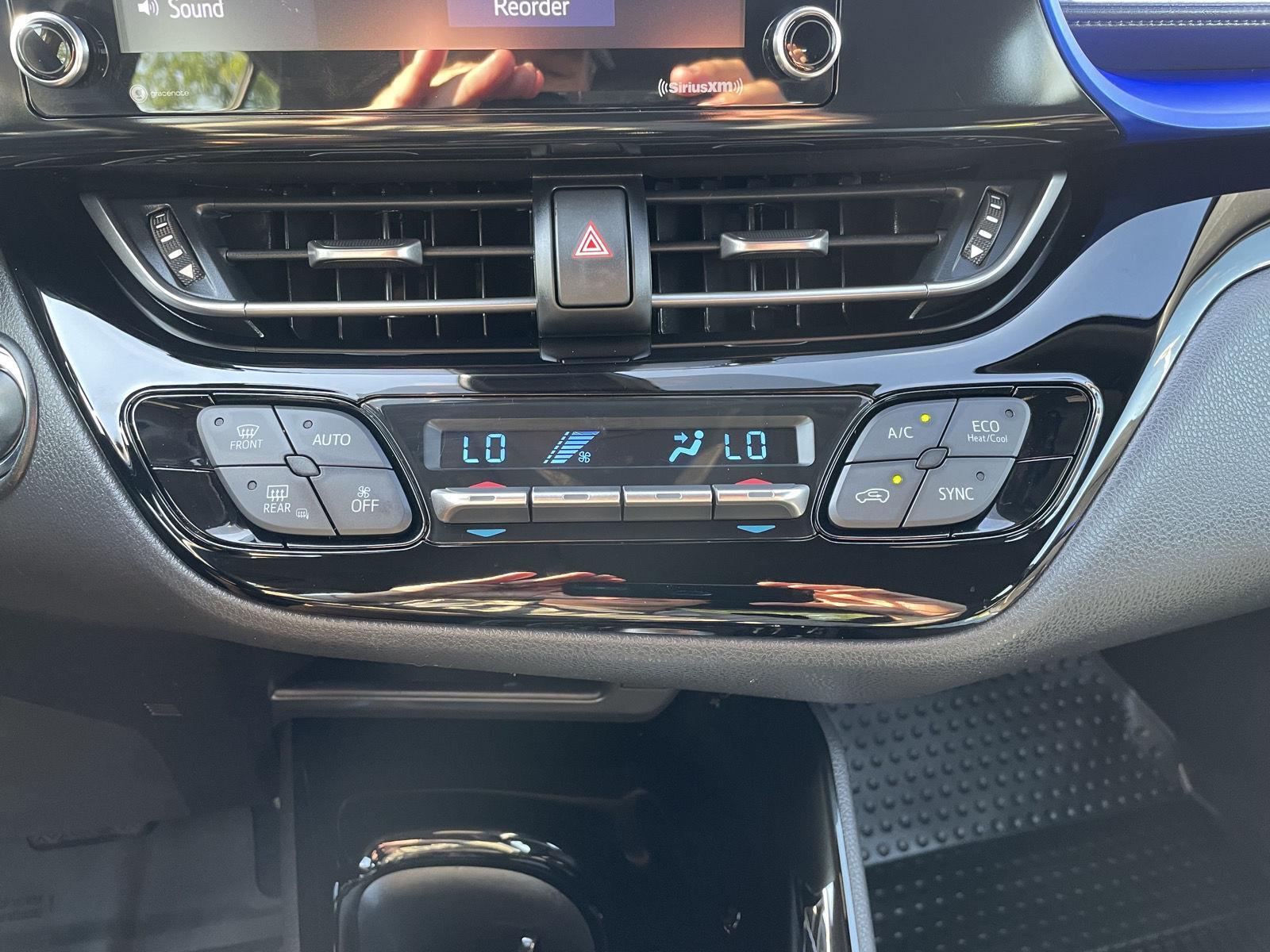 Vehicle photo 25