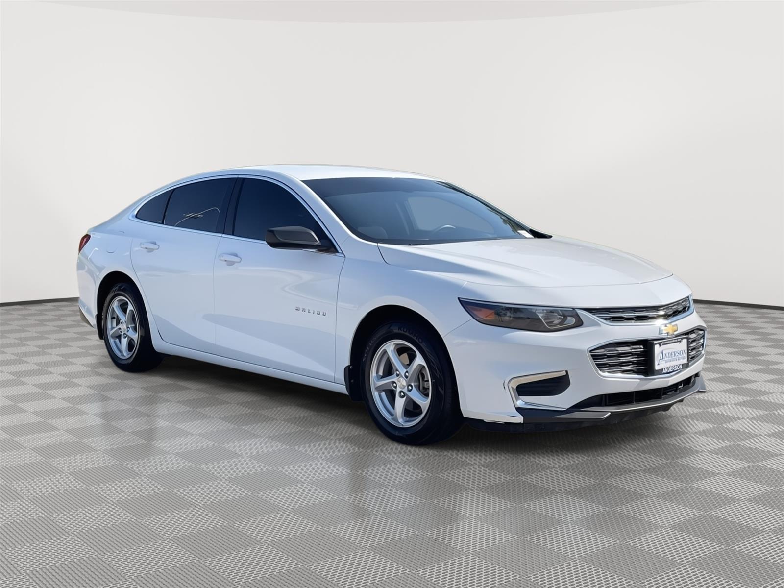 Vehicle photo 5
