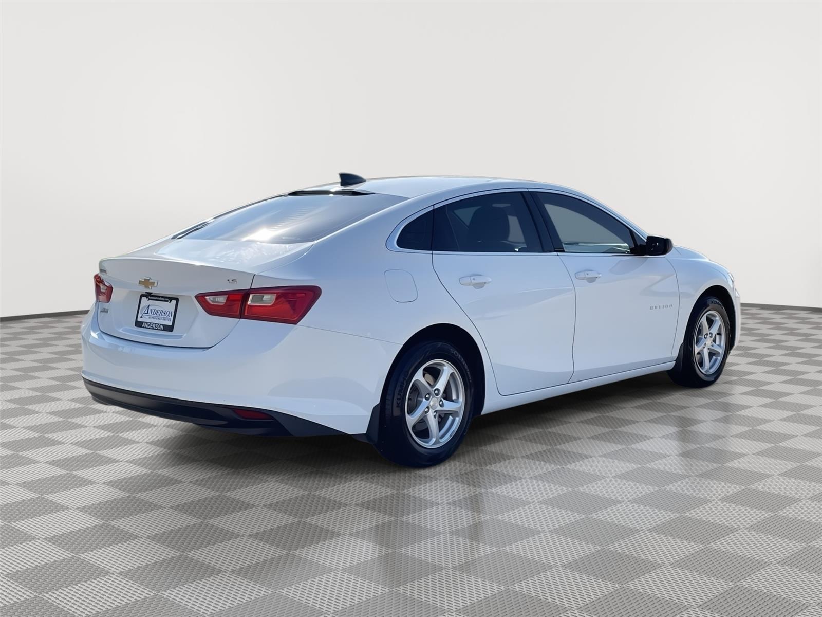 Vehicle photo 7