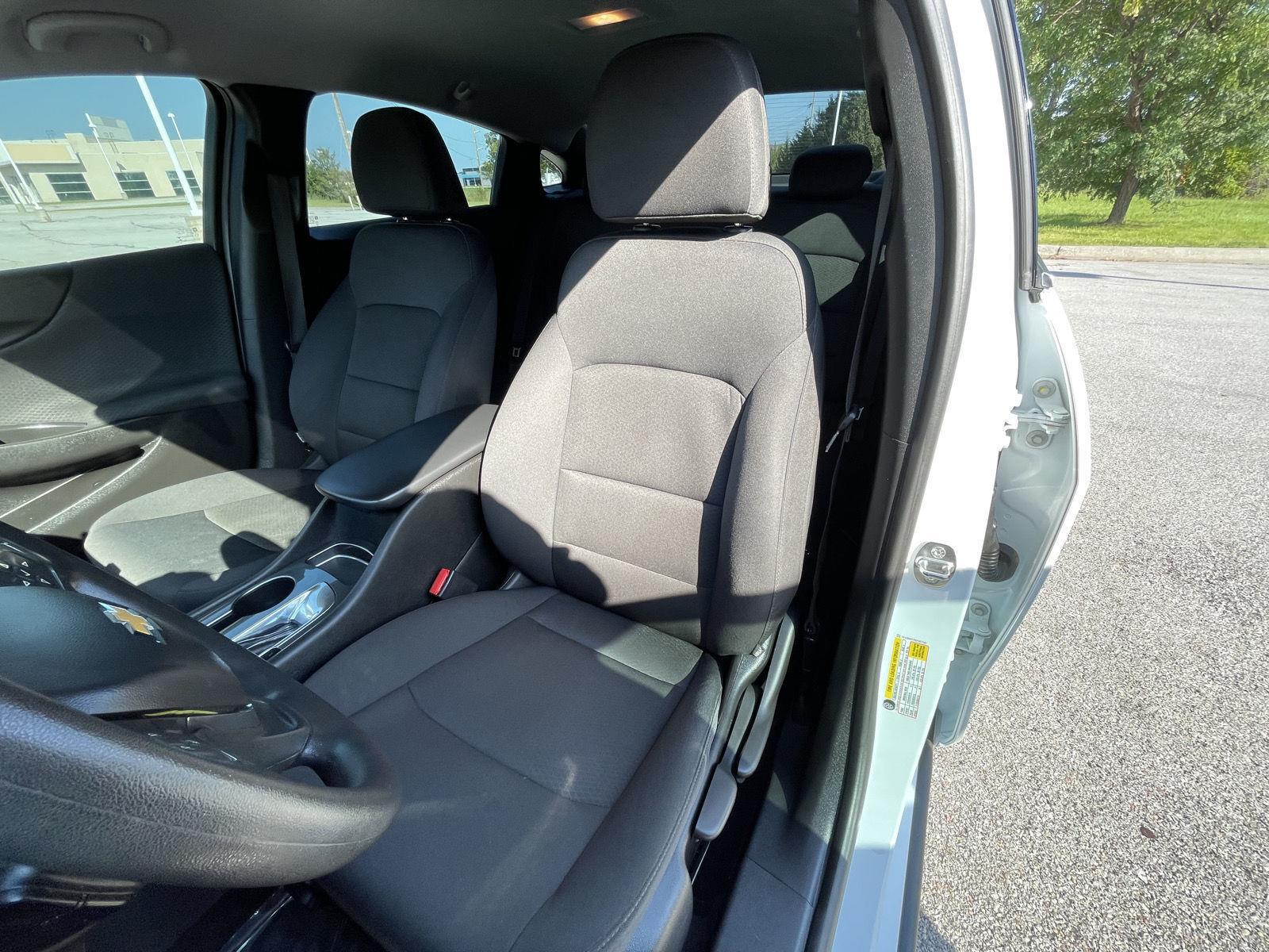 Vehicle photo 18