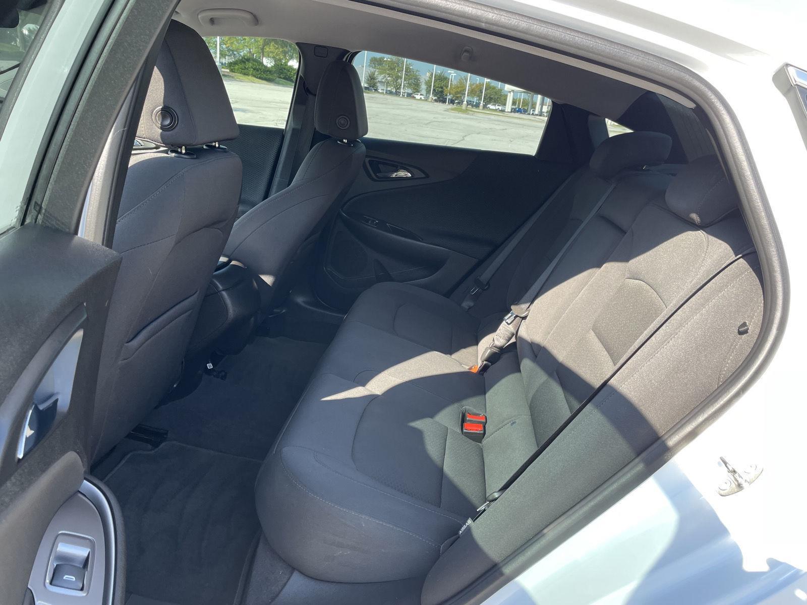 Vehicle photo 20