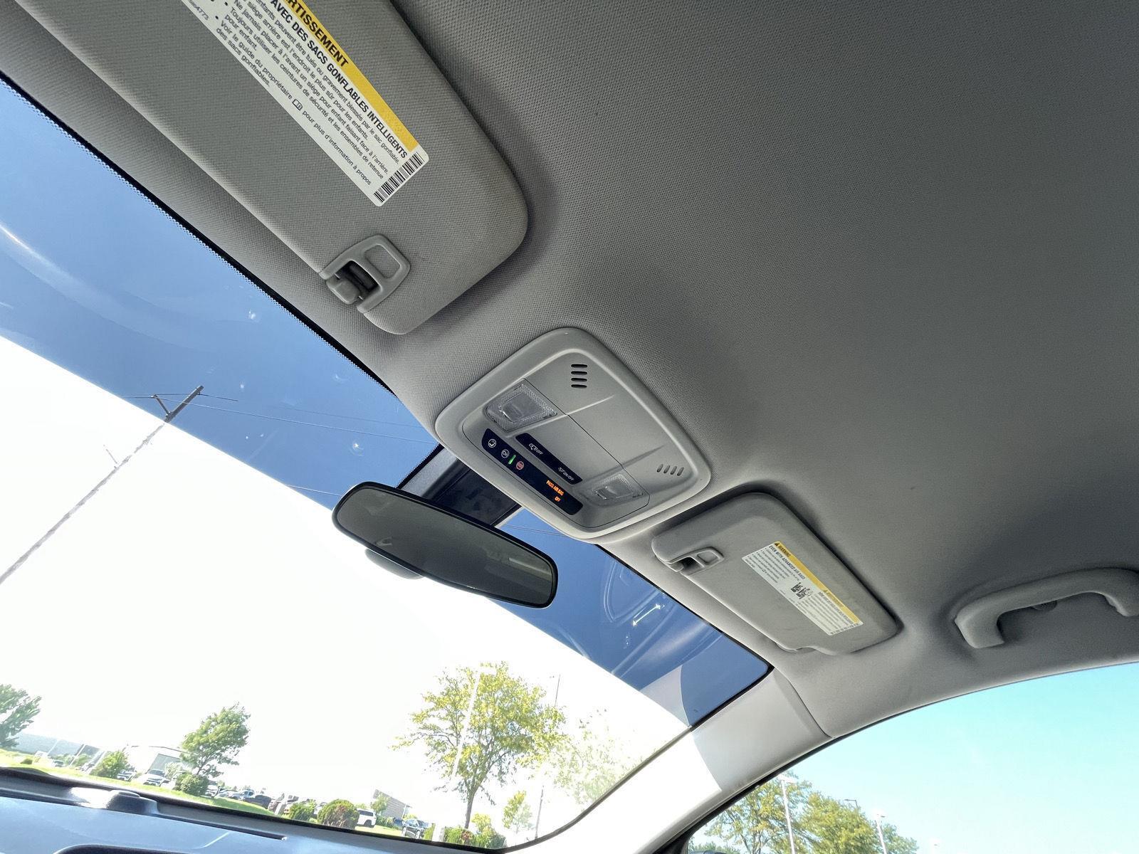 Vehicle photo 21