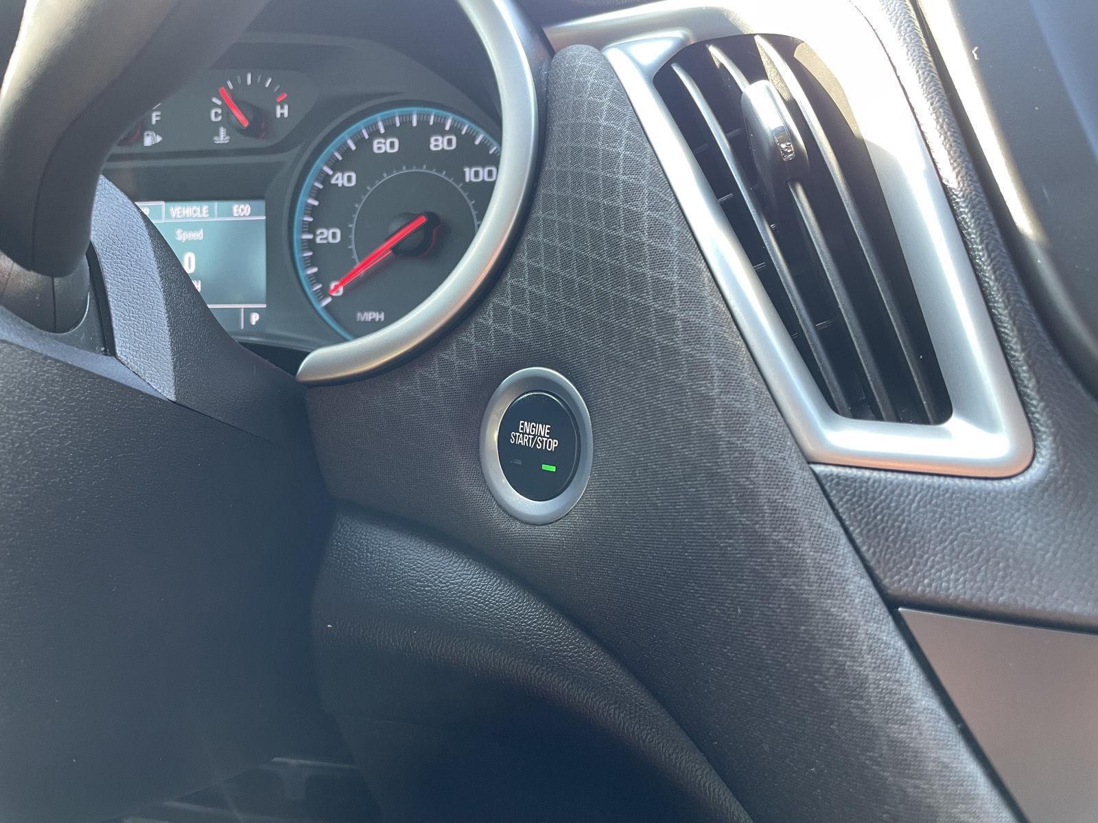 Vehicle photo 24