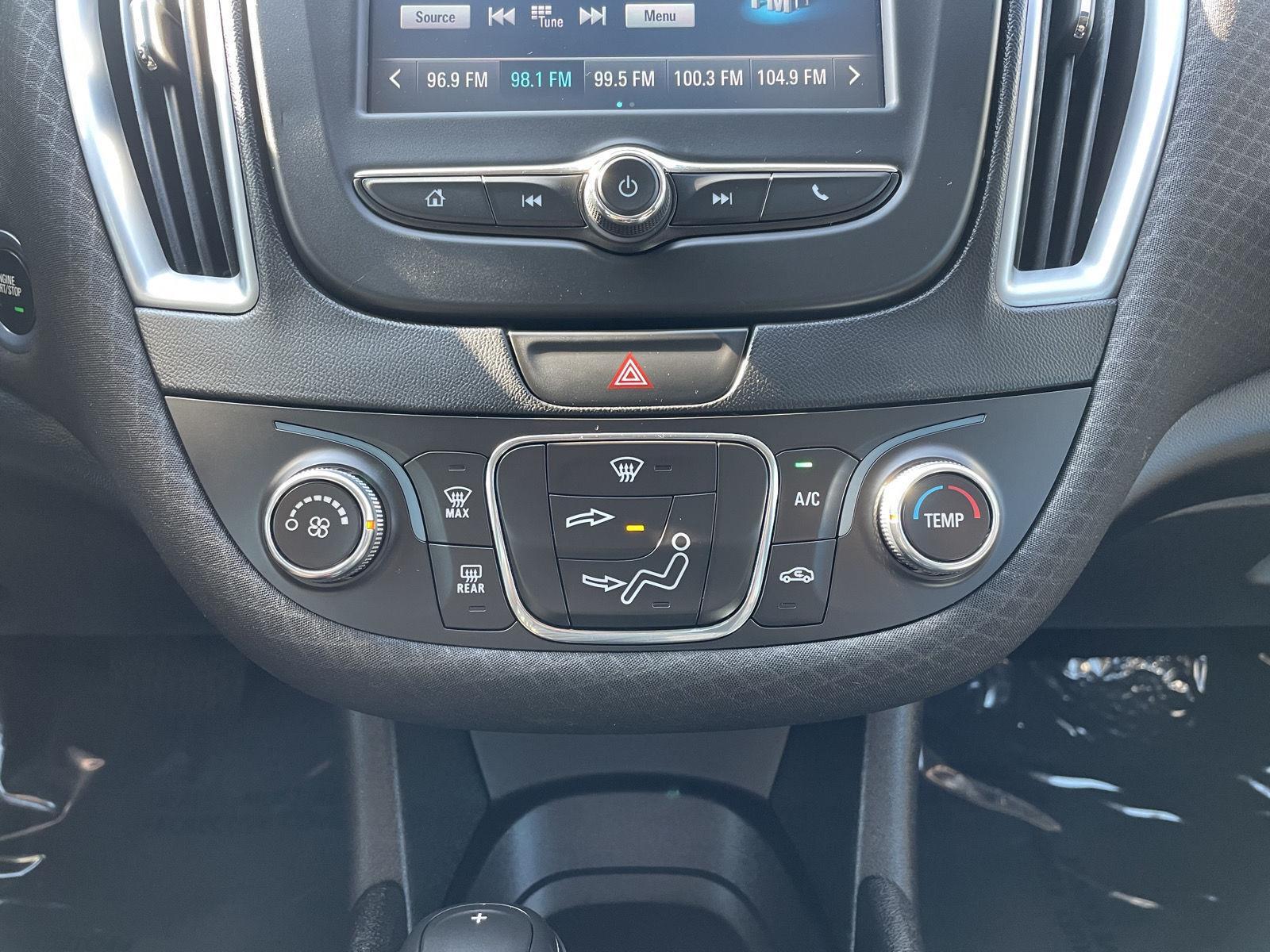 Vehicle photo 26