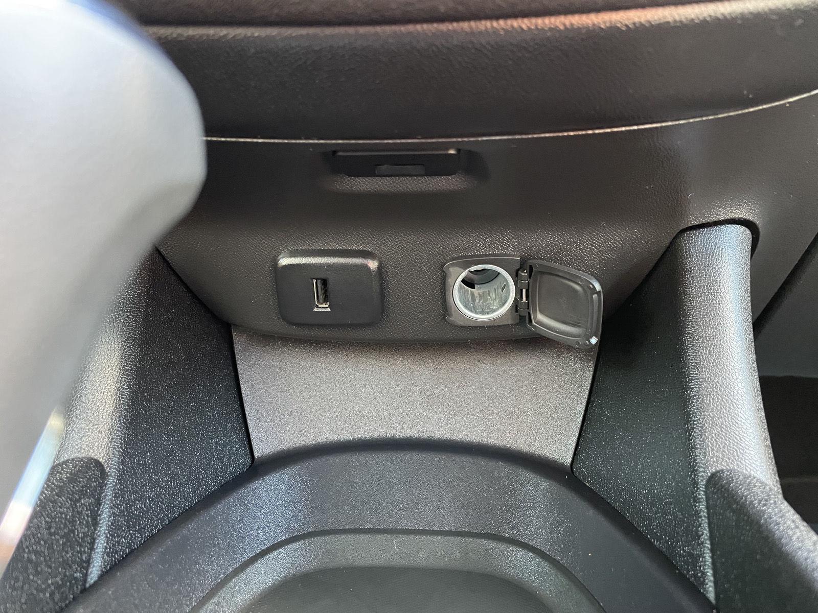 Vehicle photo 27
