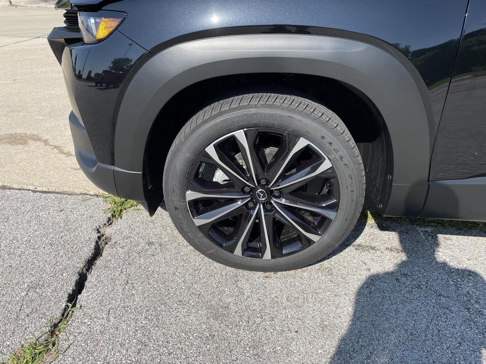 Vehicle photo 10