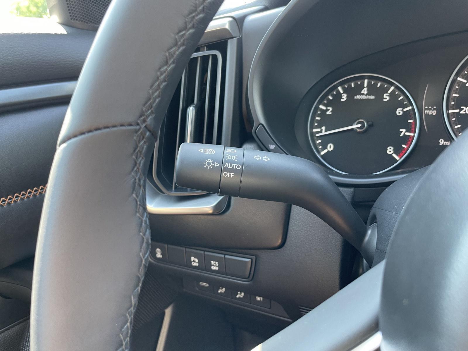 Vehicle photo 15