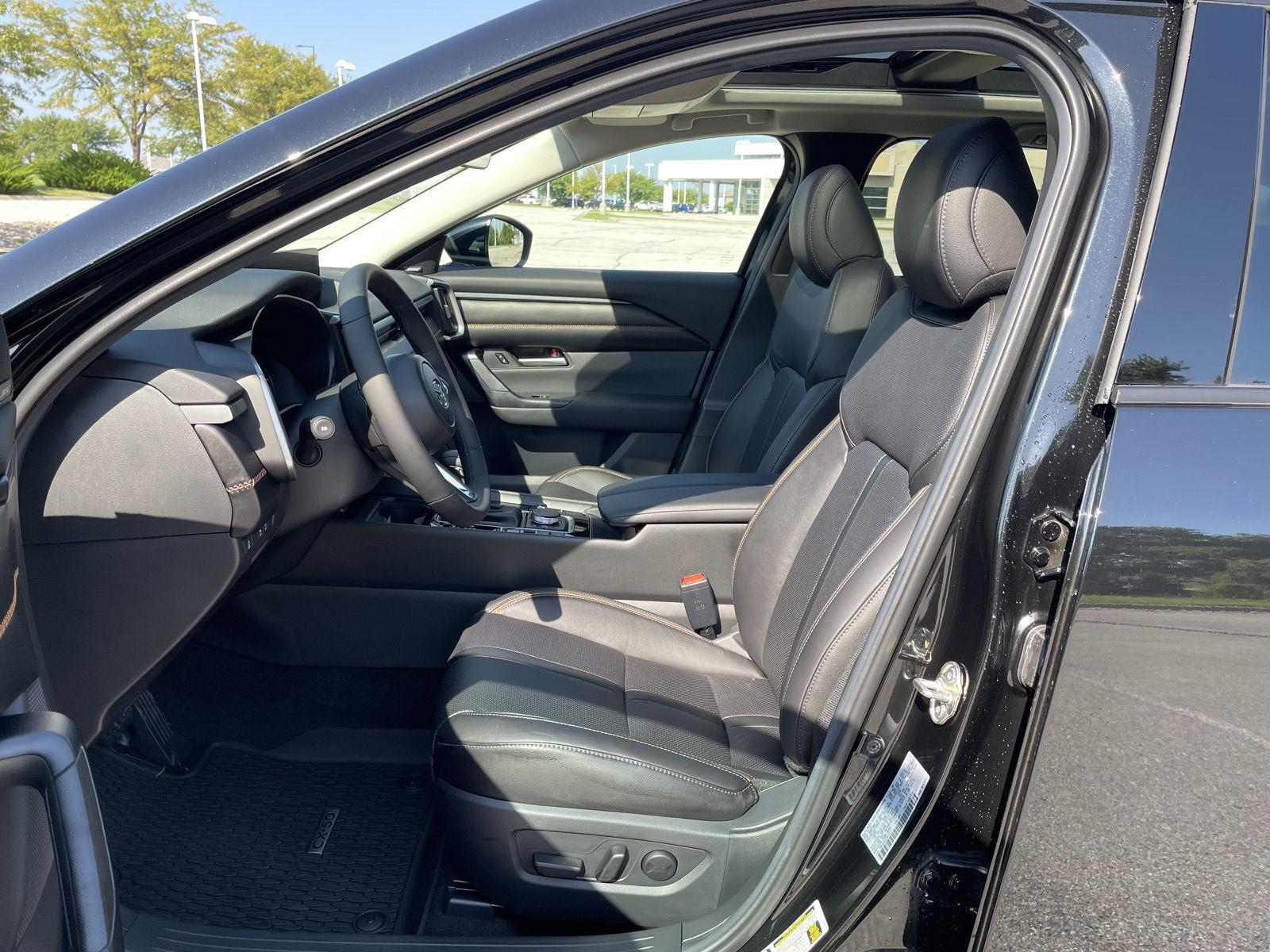 Vehicle photo 16