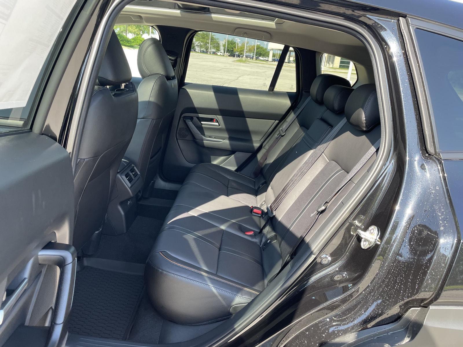 Vehicle photo 19