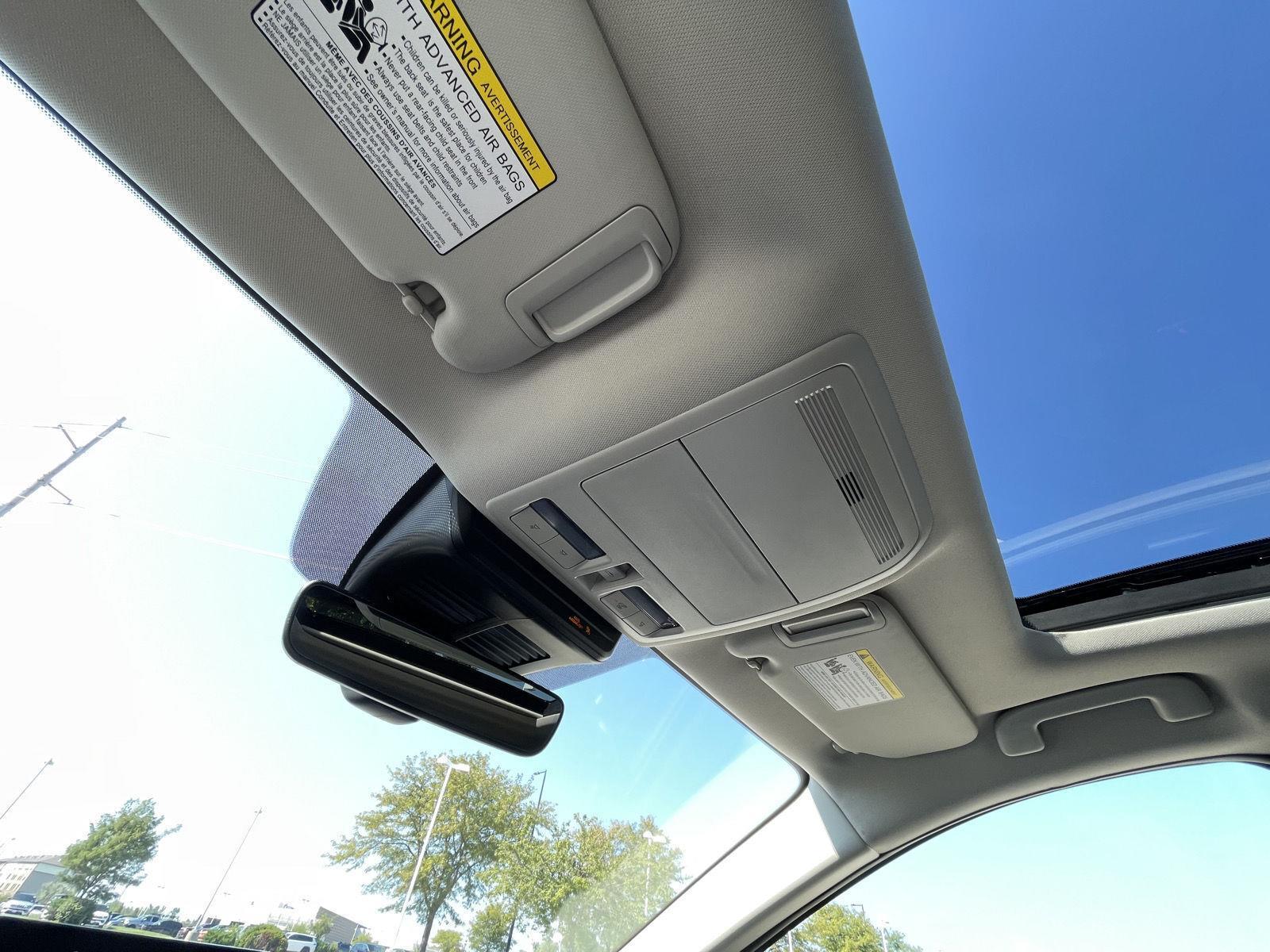 Vehicle photo 20