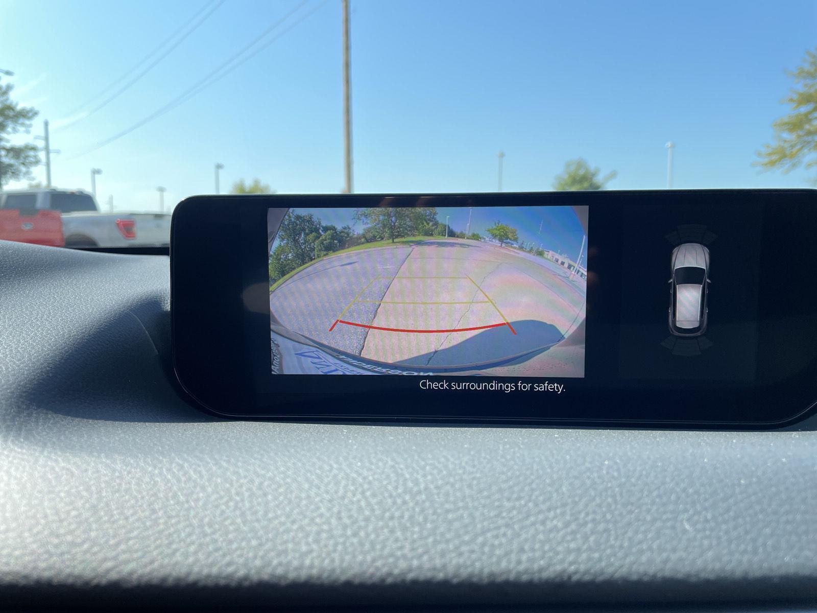 Vehicle photo 23